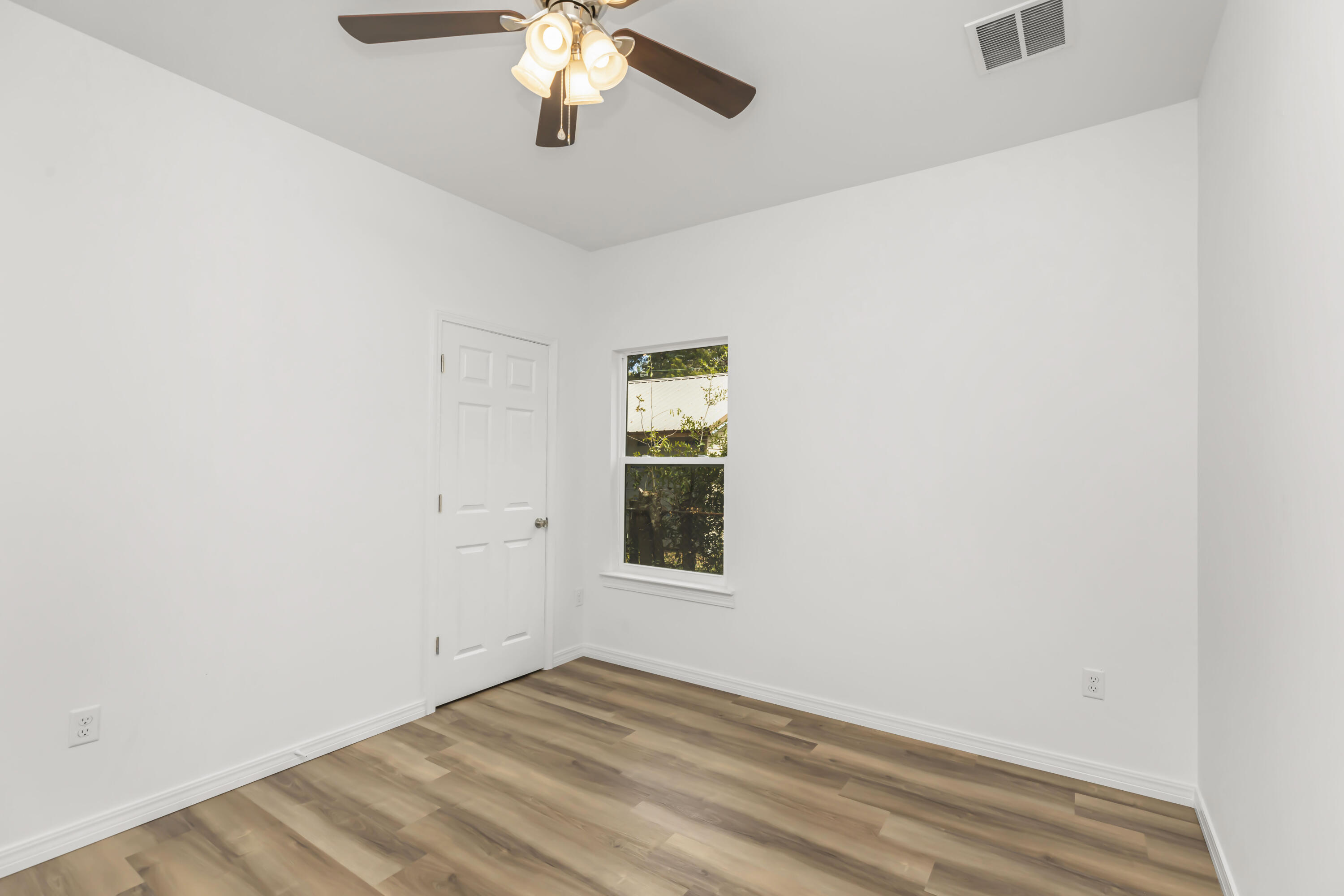 MORRIS ADD CRESTVIEW LOTS 43 & 44 BLK 7 - Residential