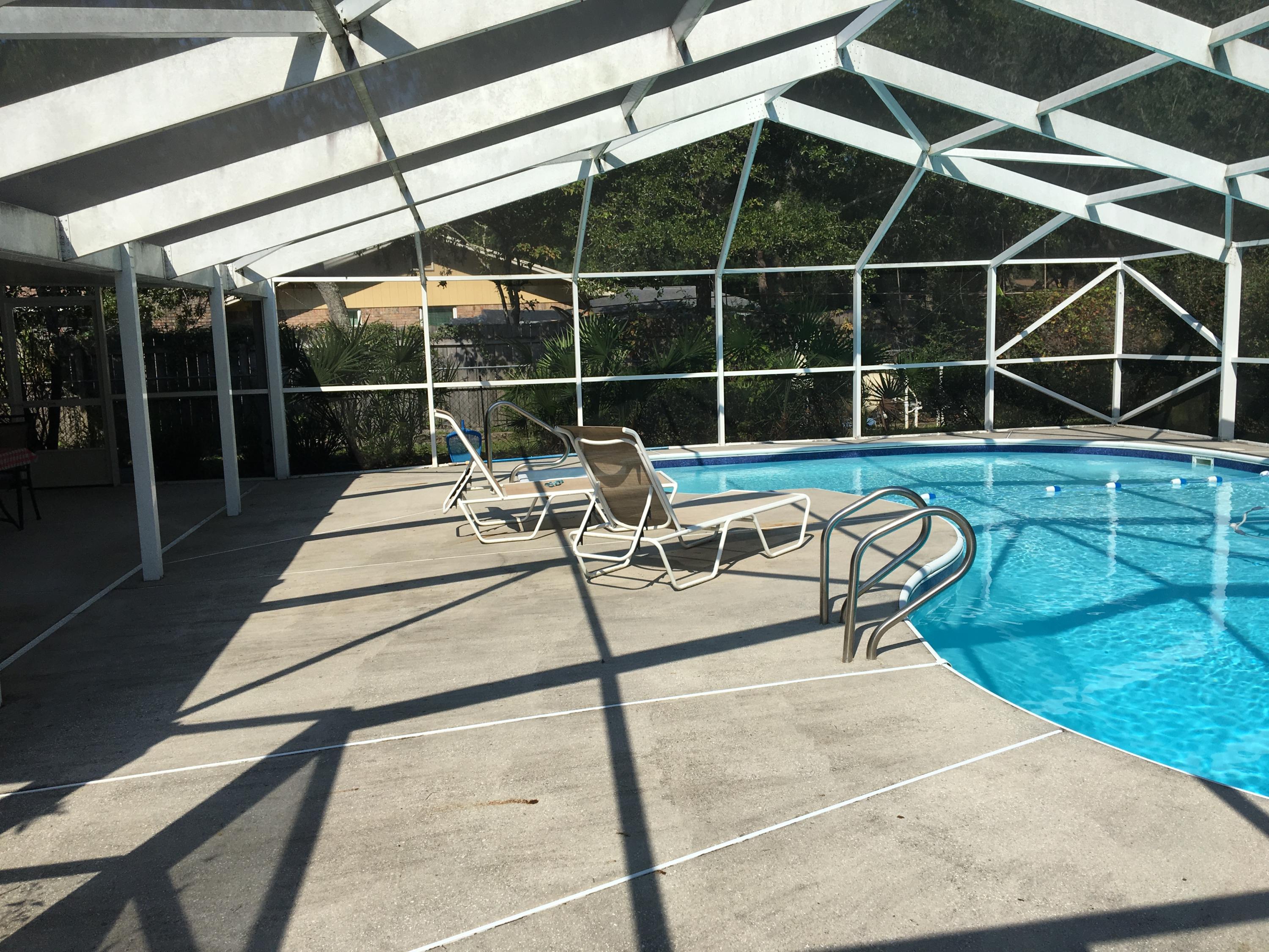 COLLEGE WOOD - Residential