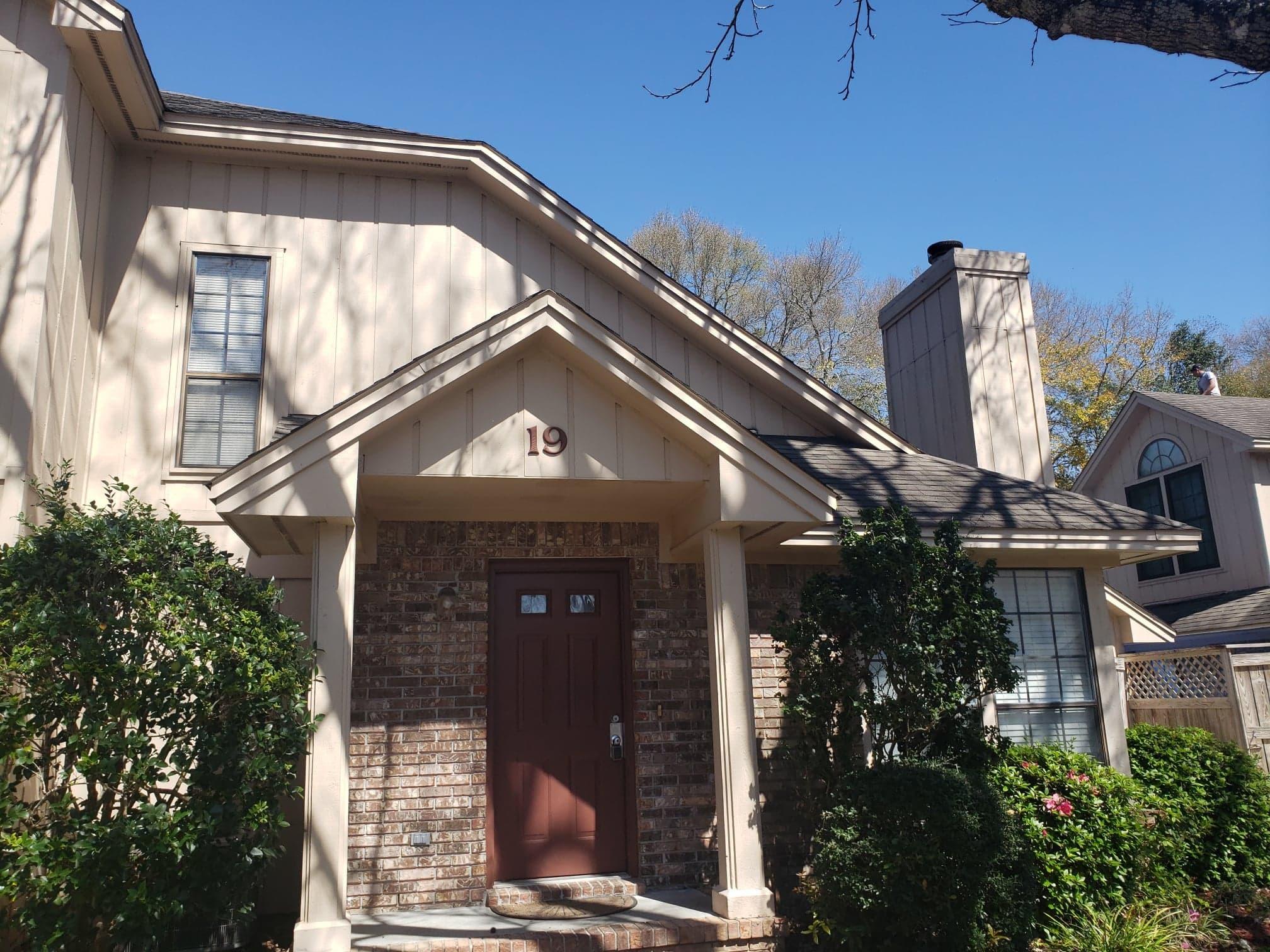 Back on the market through no fault of the seller. Lovely 2 bedroom 2 bath town home in Crosswinds Landing. Just minutes to Eglin AFB and still very close to Hurlburt AFB back gate. New roof installed in March 2020. HOA covers the roof, exterior maintenance., and landscaping to make for a worry free, low maintenance home. This home has a nice living space with a wood burning fireplace that opens to a private patio. A 1st floor bedroom is not only difficult to find but a great feature for those that don't wish to go upstairs. This bedroom also accesses a full bathroom. The upper floor has a large landing area overlooking the living room that is large enough to use as a 2nd living space. The nice sized master bedroom is upstairs with a full bathroom and features a vaulted ceiling. Gar