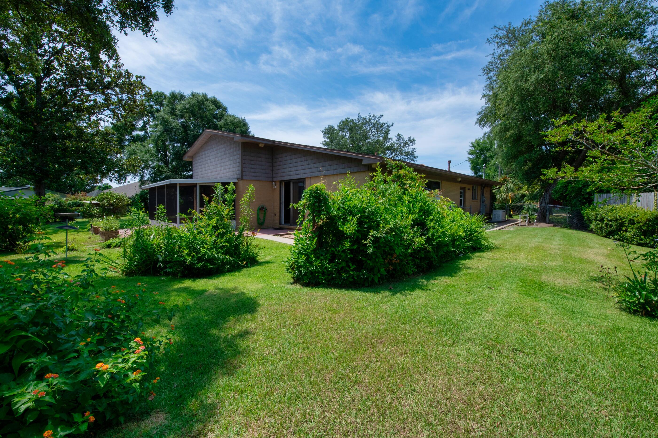 BAYOU WOODS 2ND ADDN - Residential