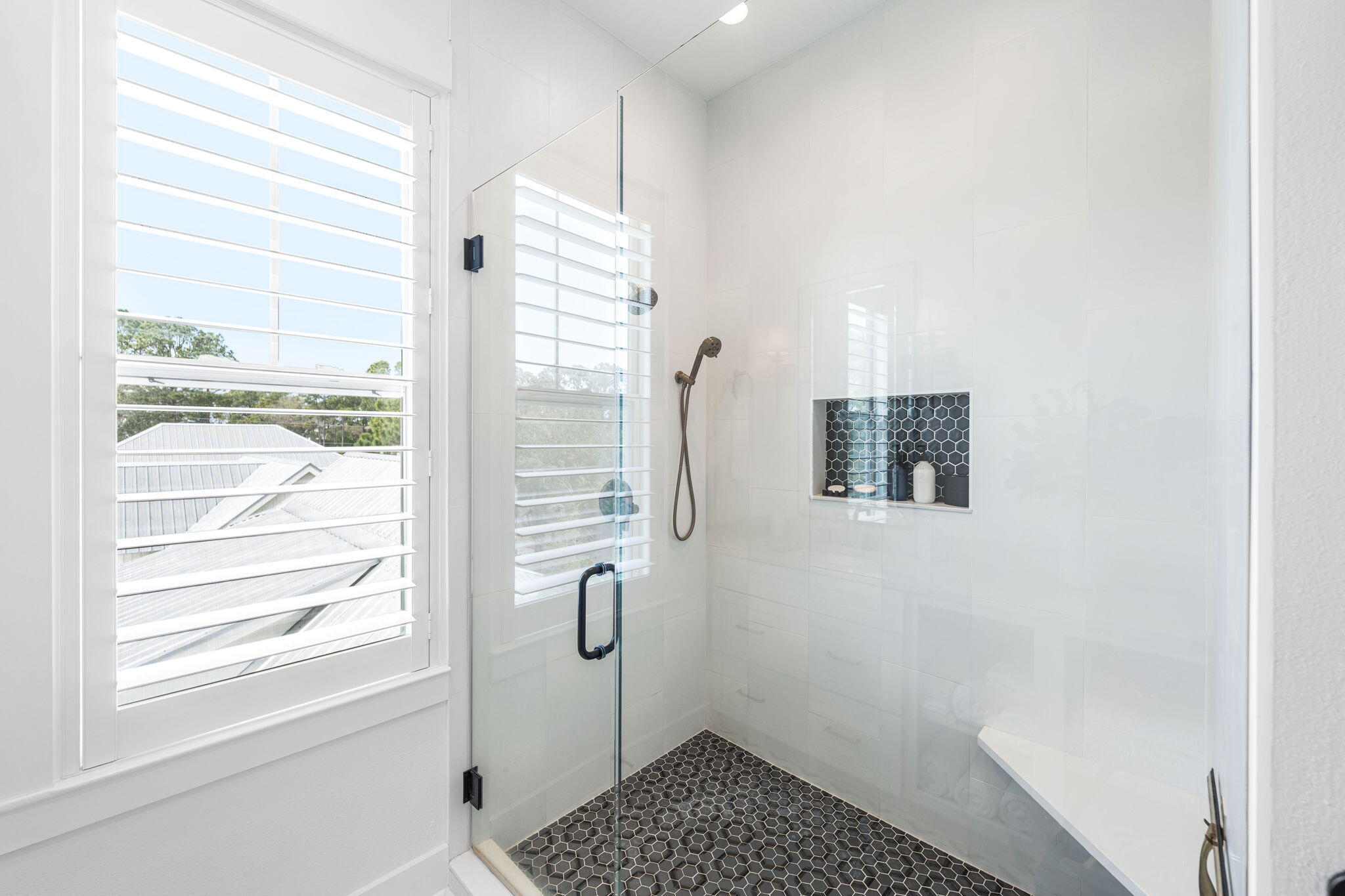 COTTAGES AT EASTERN LAKE - Residential