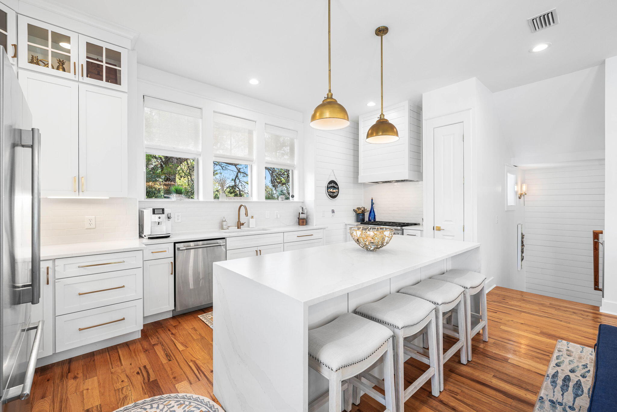 COTTAGES AT EASTERN LAKE - Residential