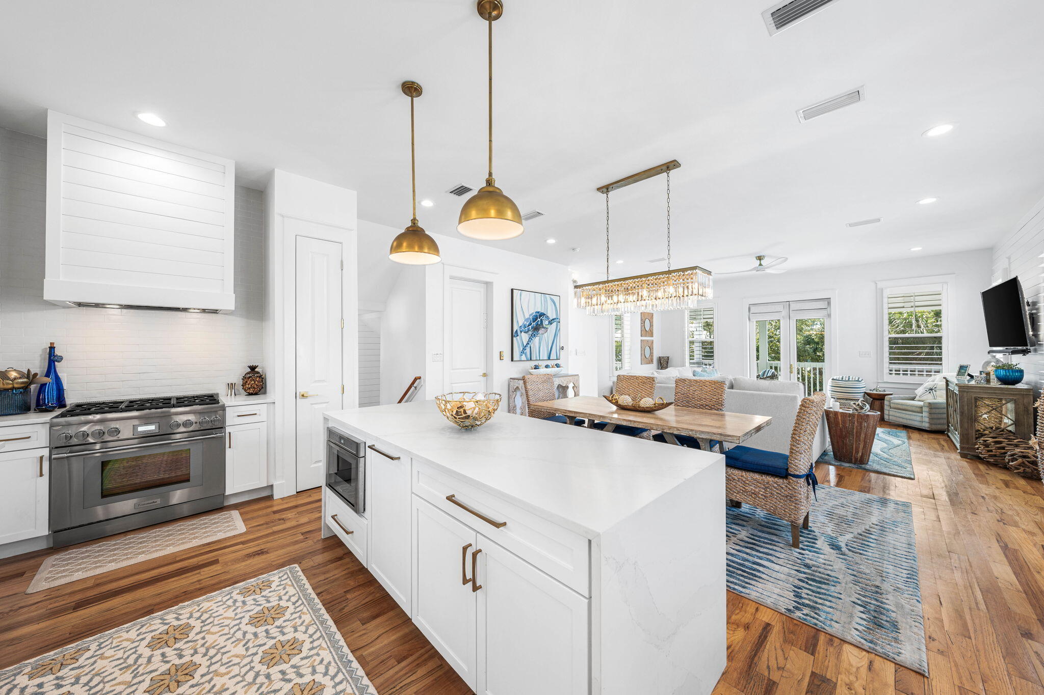 COTTAGES AT EASTERN LAKE - Residential