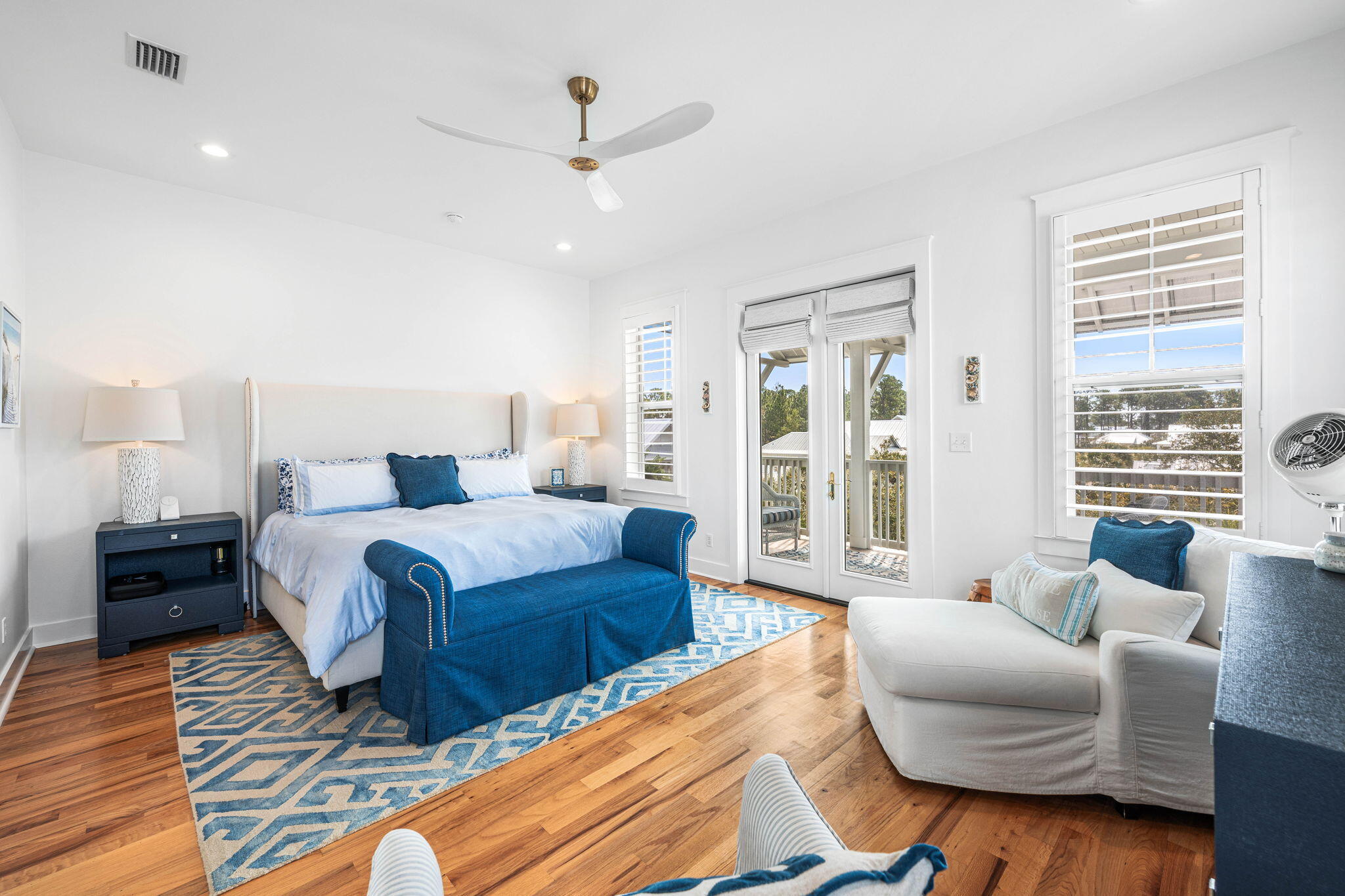 COTTAGES AT EASTERN LAKE - Residential