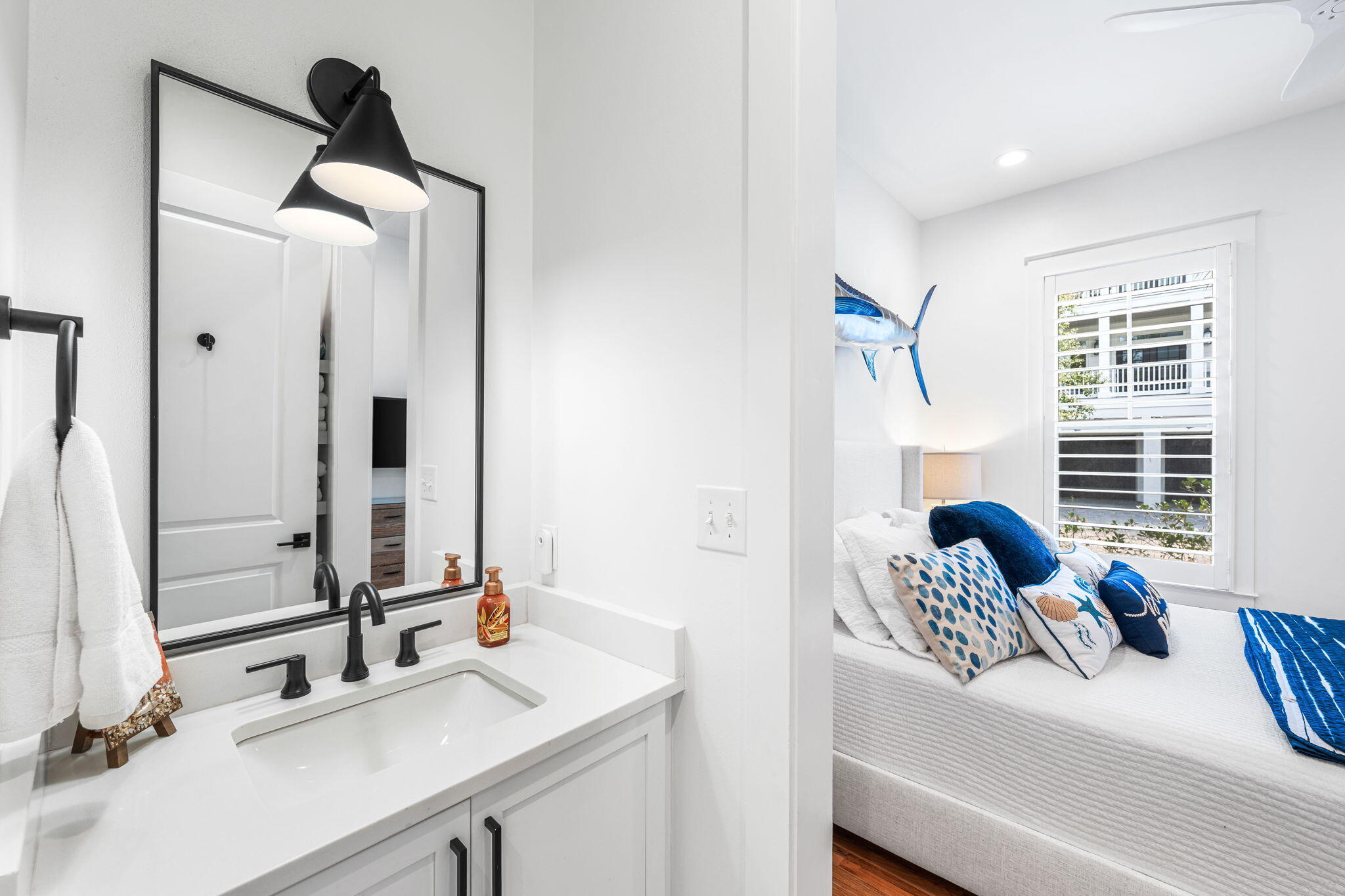 COTTAGES AT EASTERN LAKE - Residential