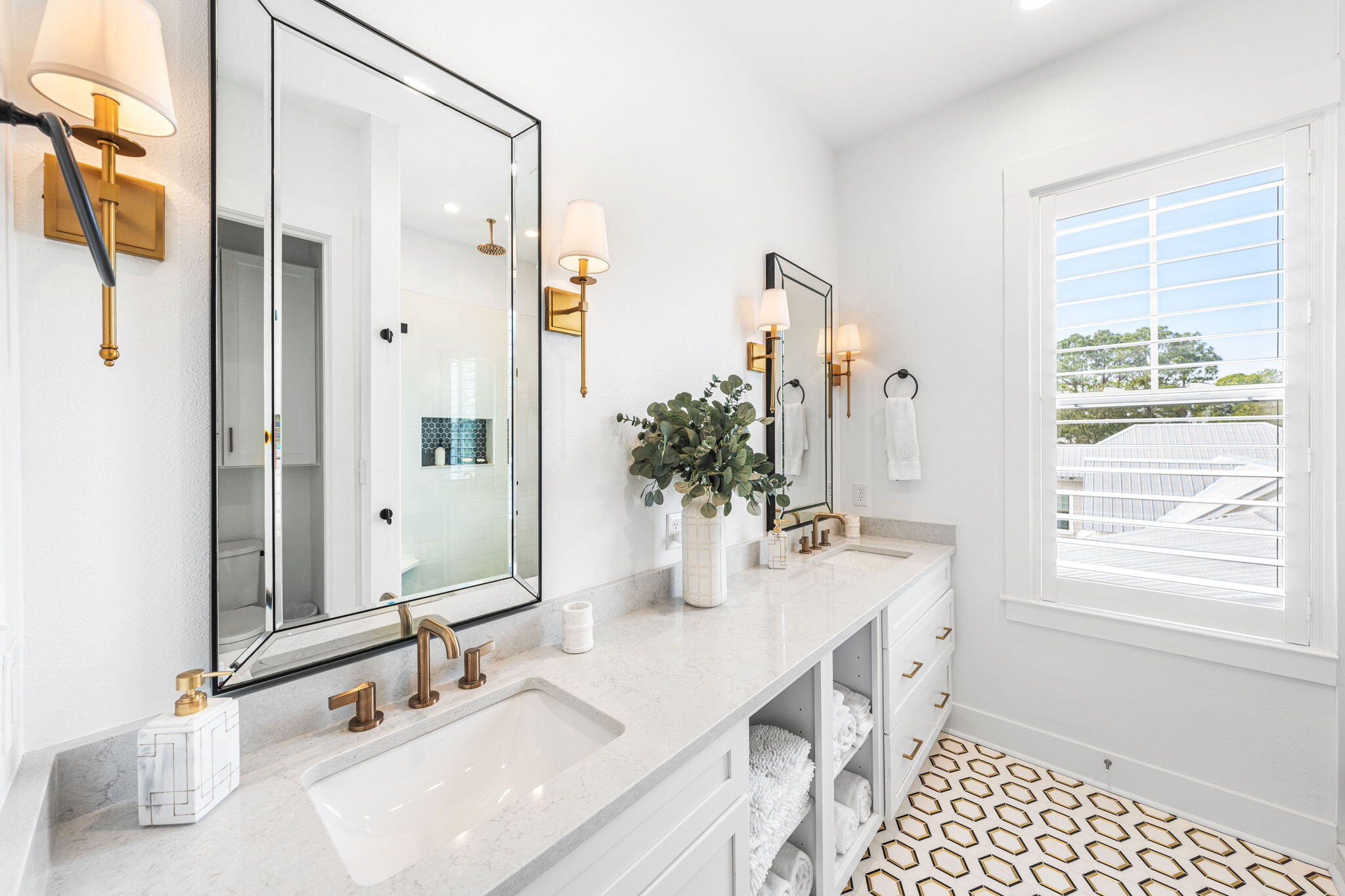 COTTAGES AT EASTERN LAKE - Residential