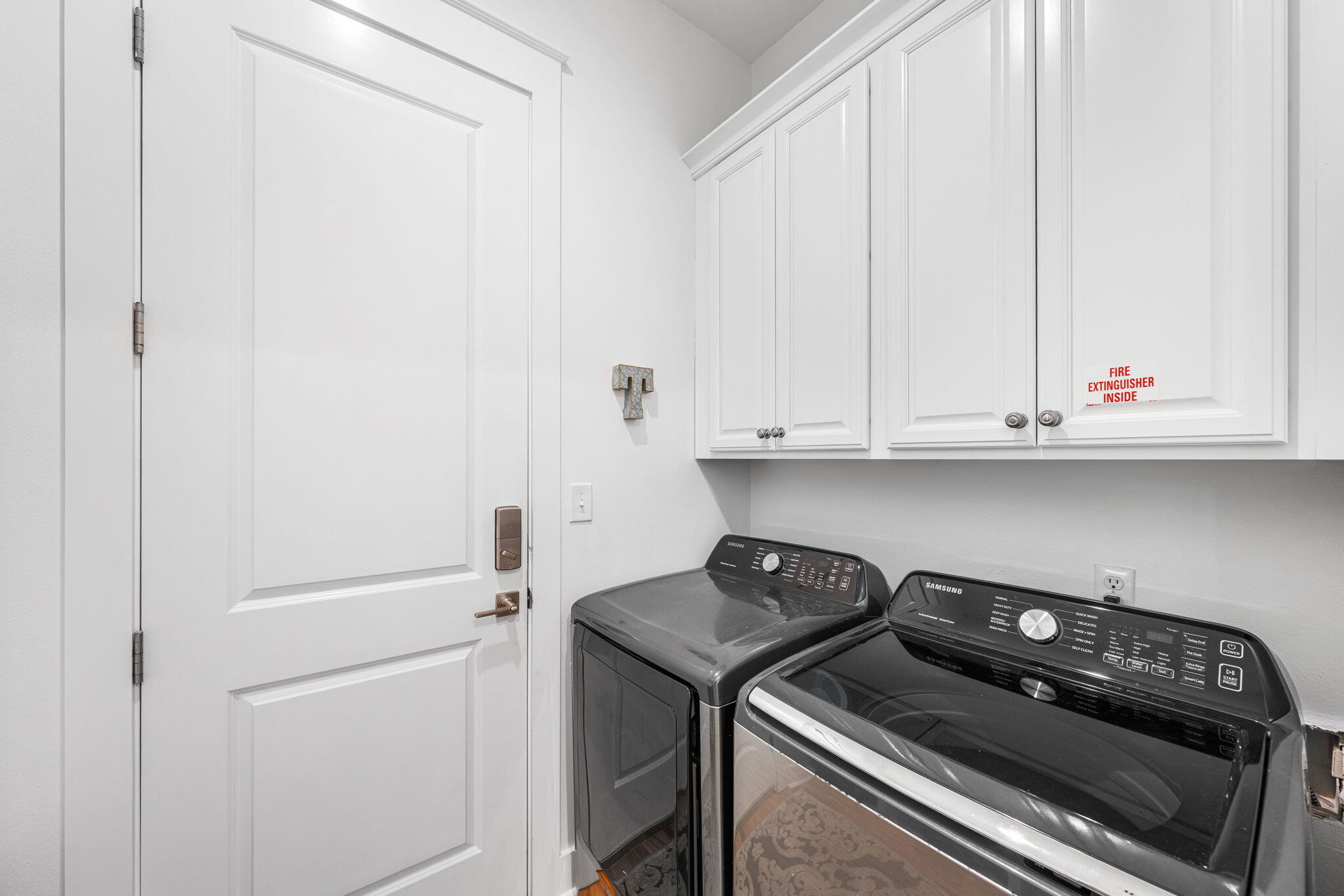 COTTAGES AT EASTERN LAKE - Residential