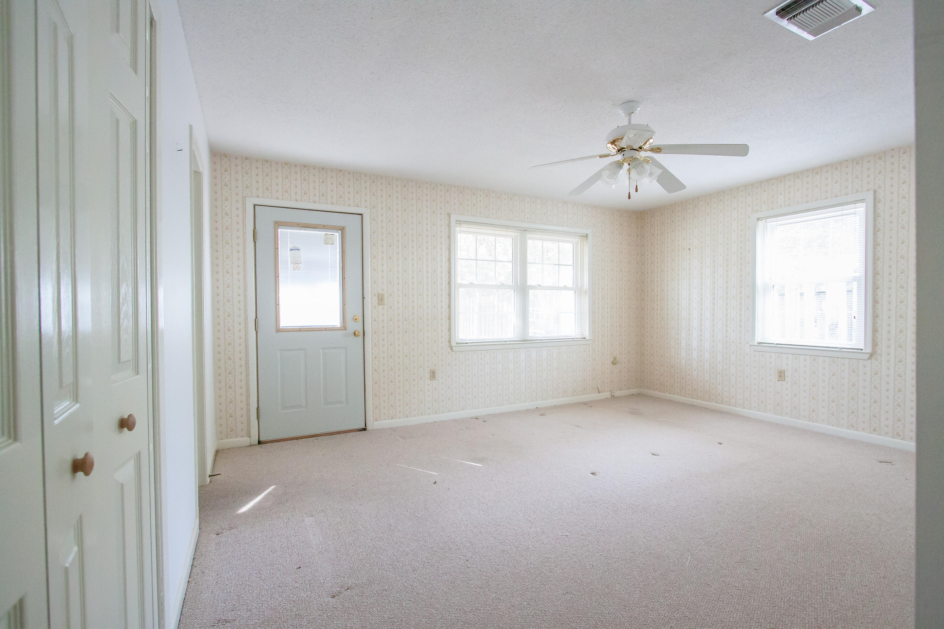 LAKE LORRAINE ESTATES 1 - Residential