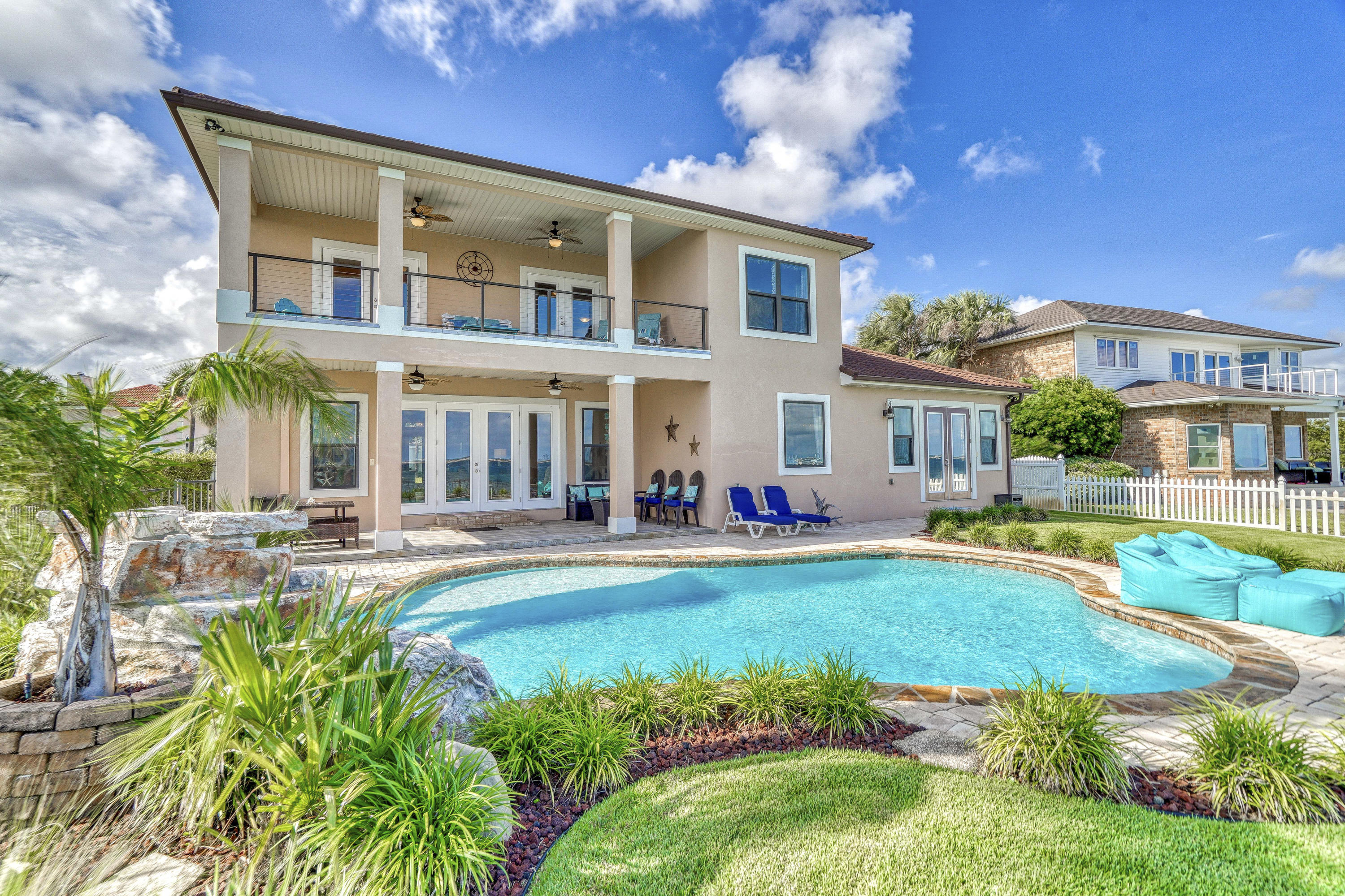 RIVIERA BEACH - Residential