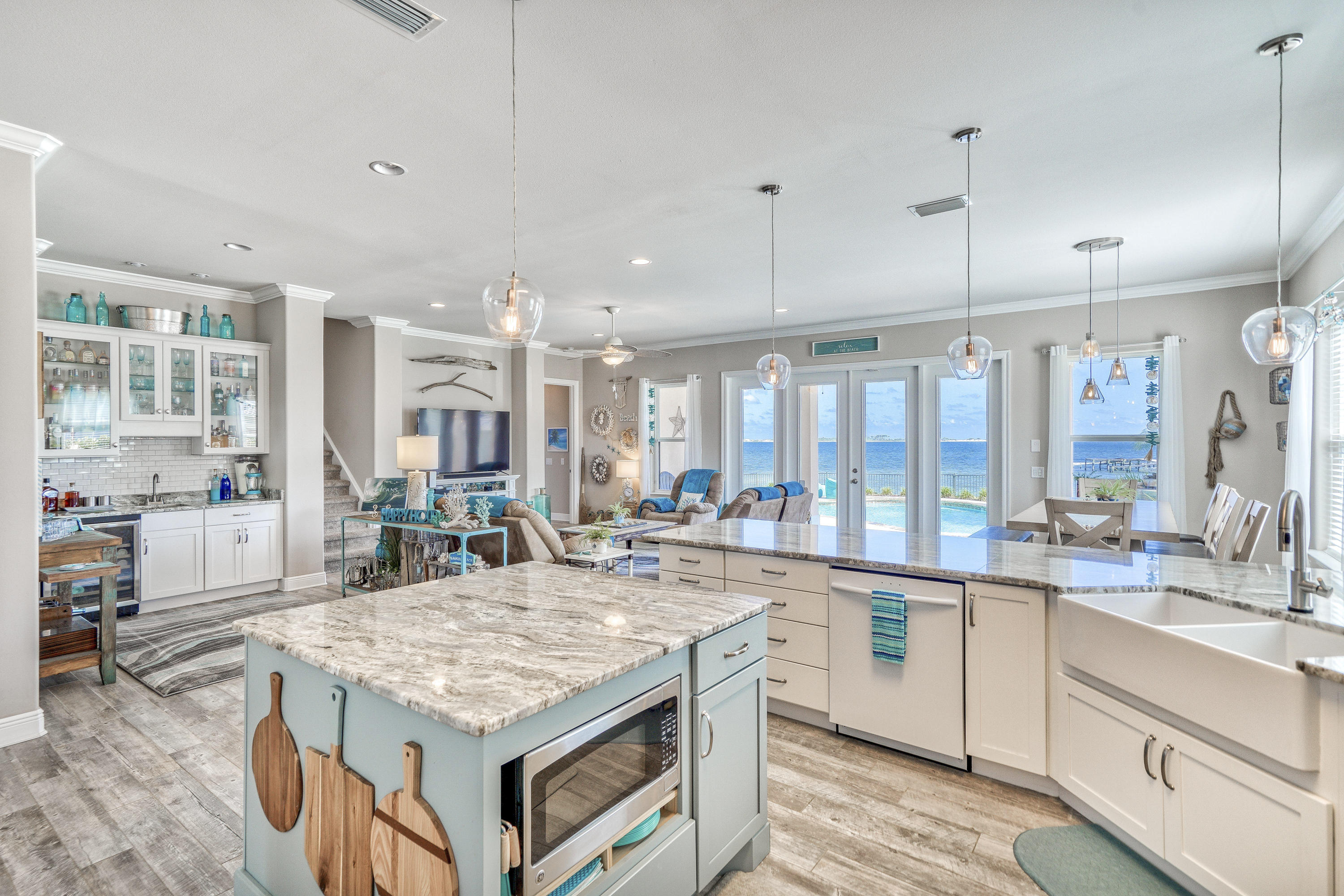 RIVIERA BEACH - Residential