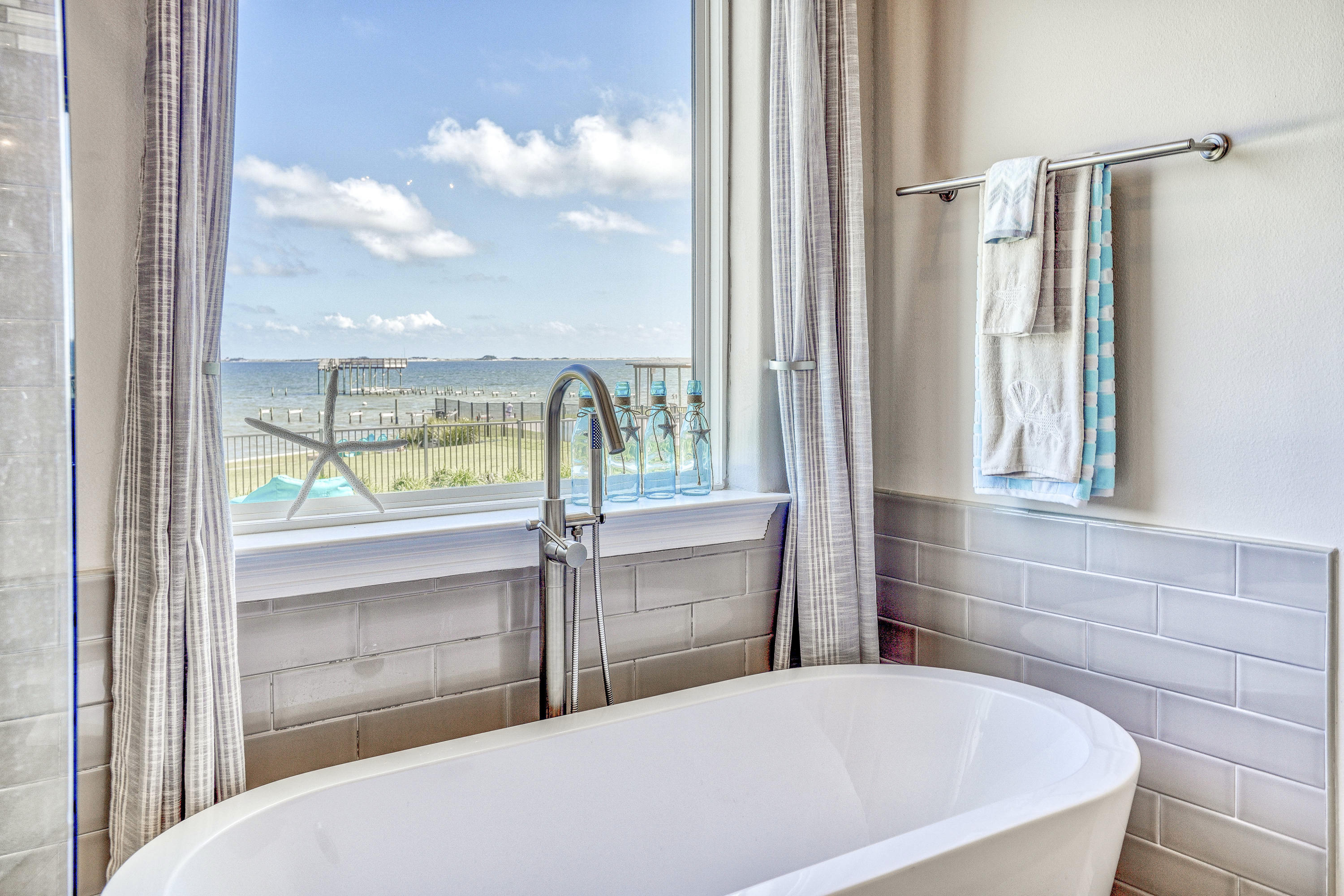 RIVIERA BEACH - Residential
