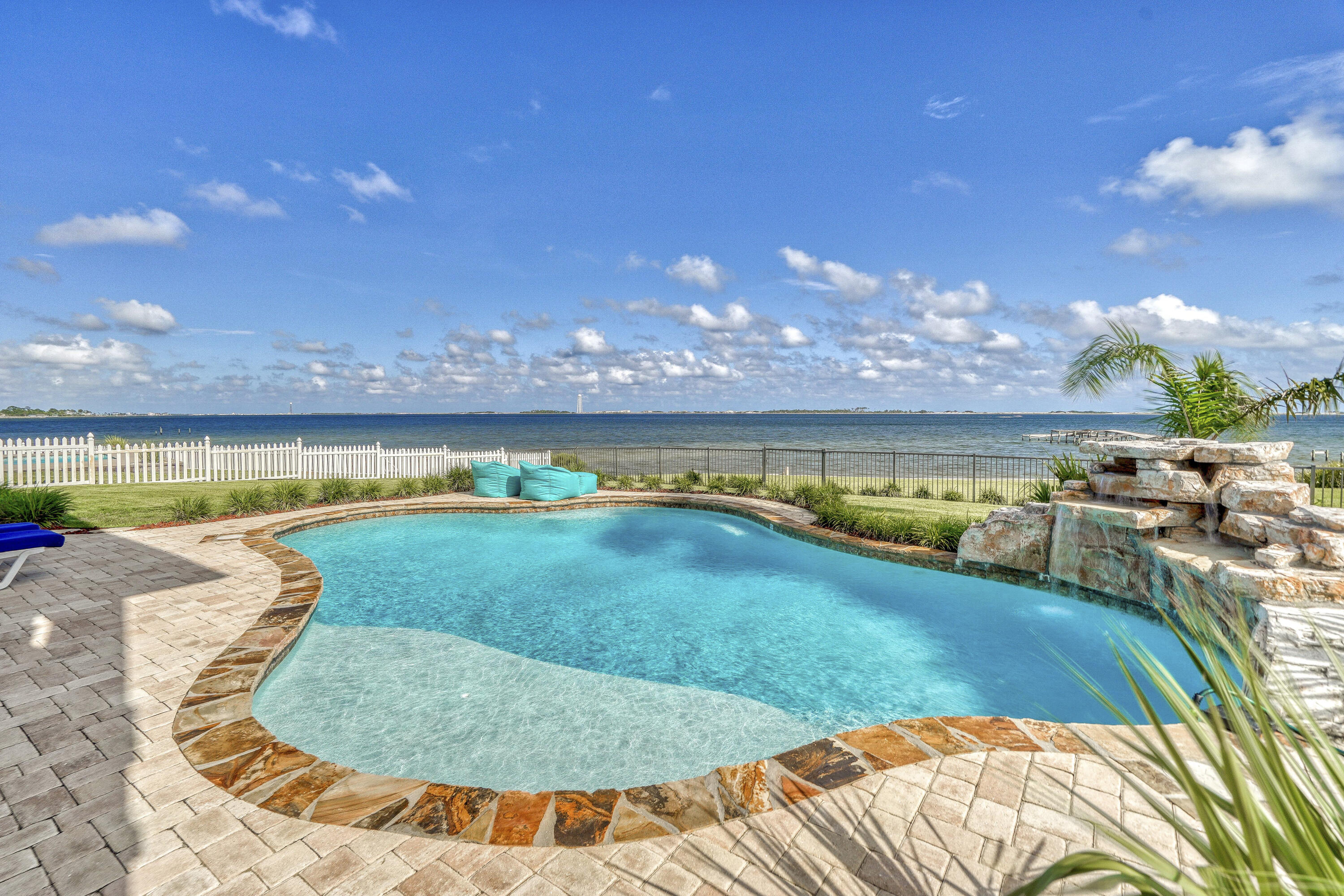 RIVIERA BEACH - Residential
