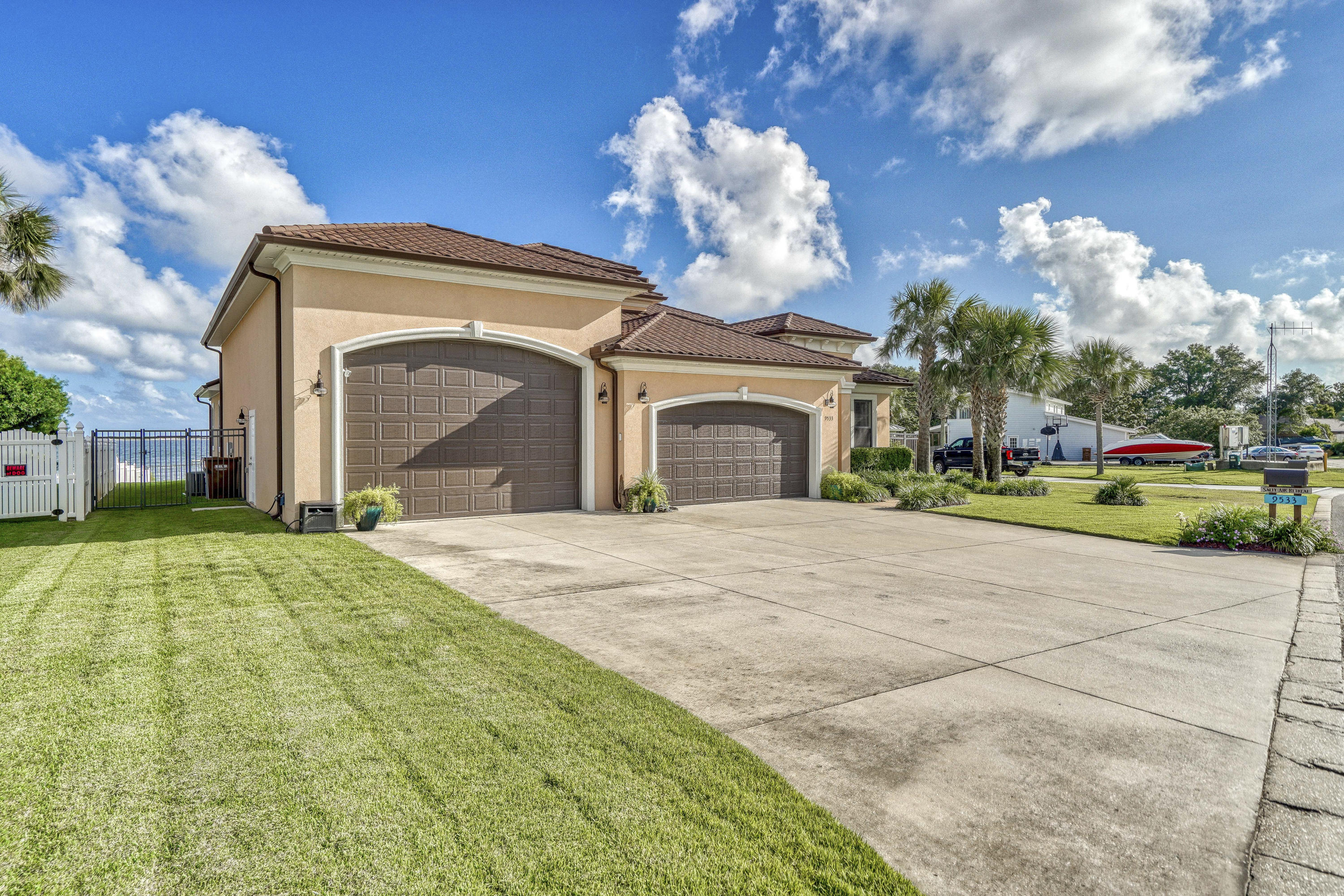 RIVIERA BEACH - Residential