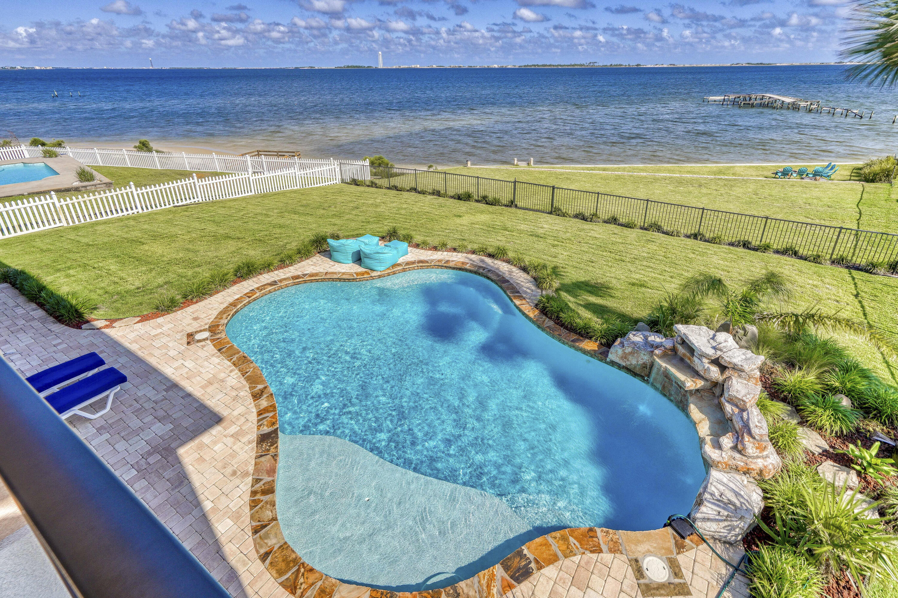 RIVIERA BEACH - Residential