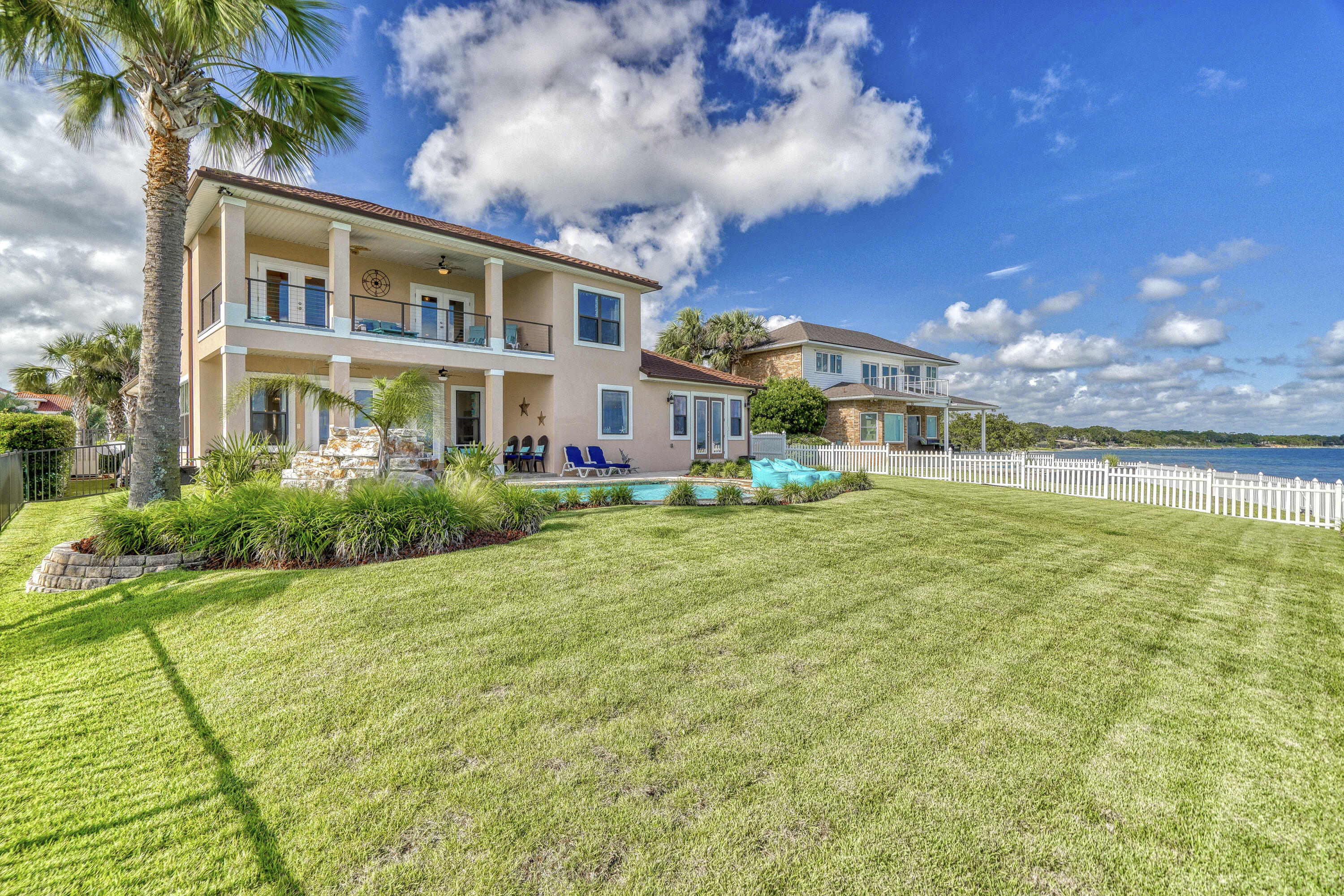 RIVIERA BEACH - Residential