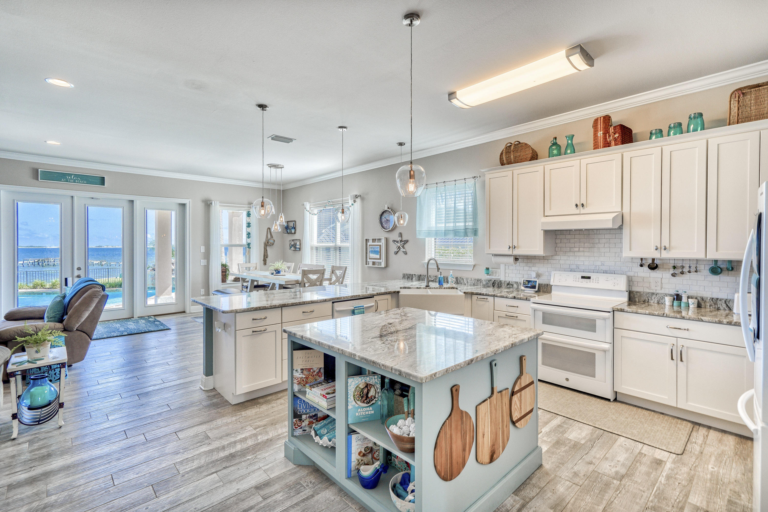 RIVIERA BEACH - Residential