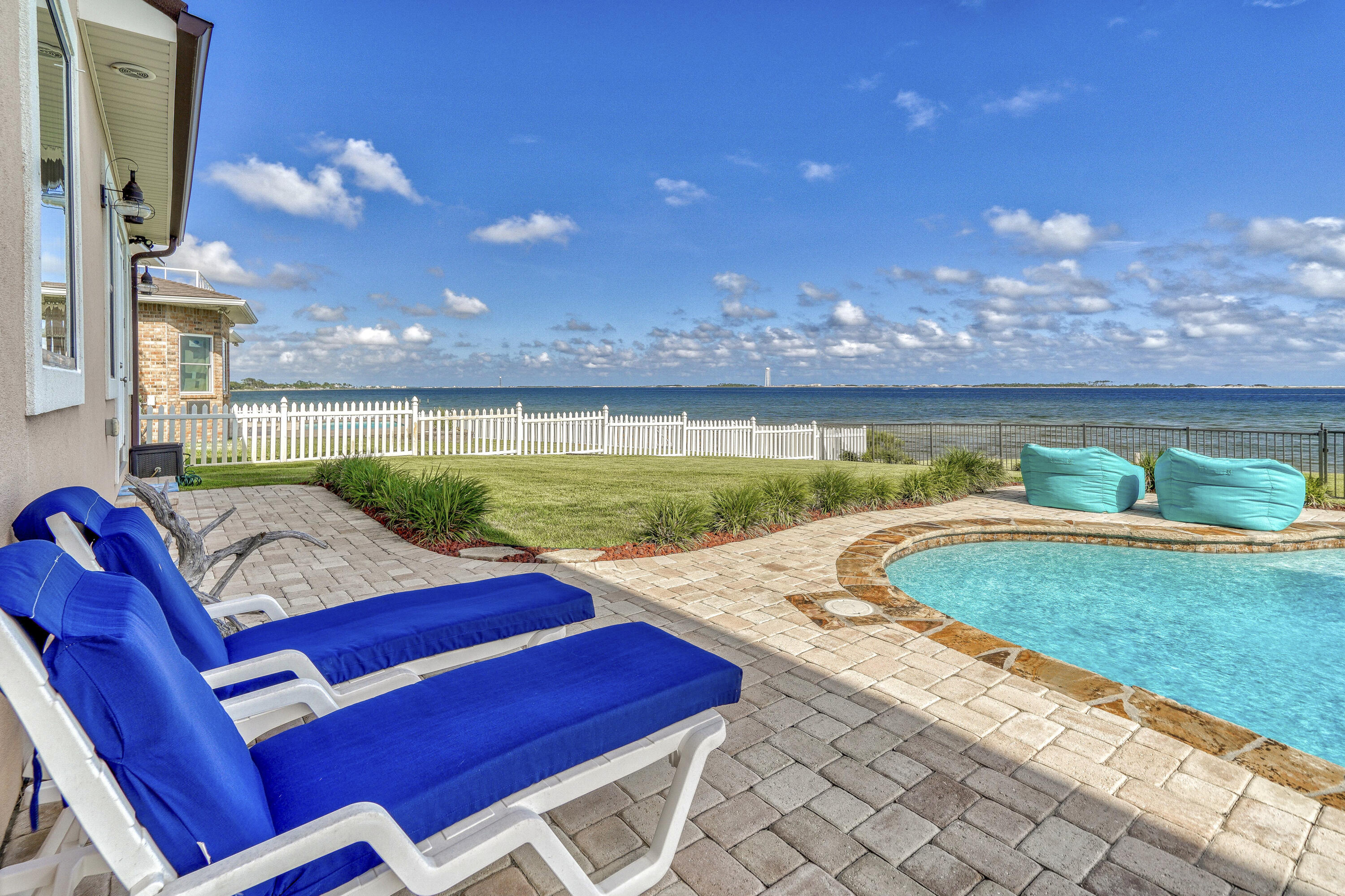 RIVIERA BEACH - Residential