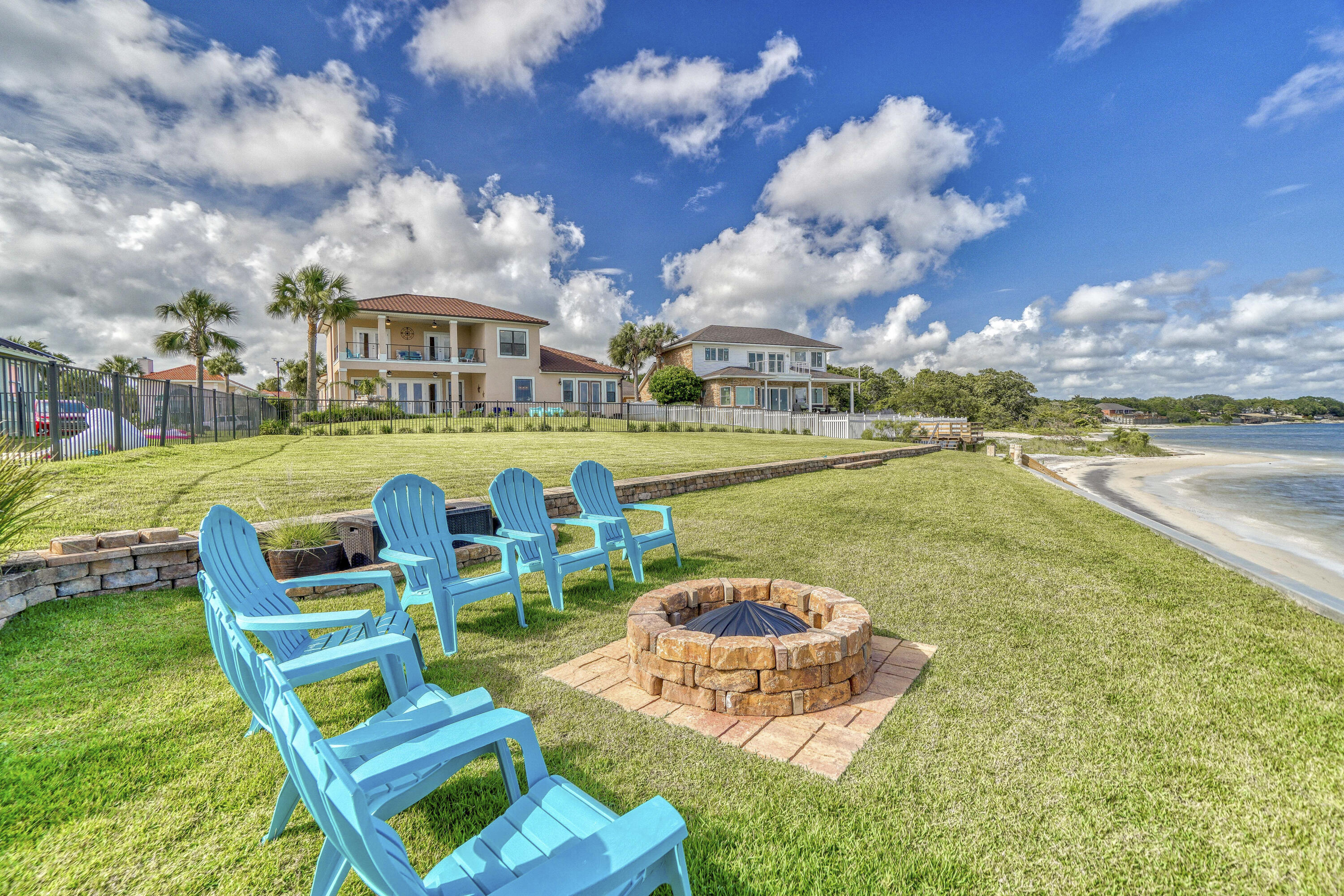 RIVIERA BEACH - Residential