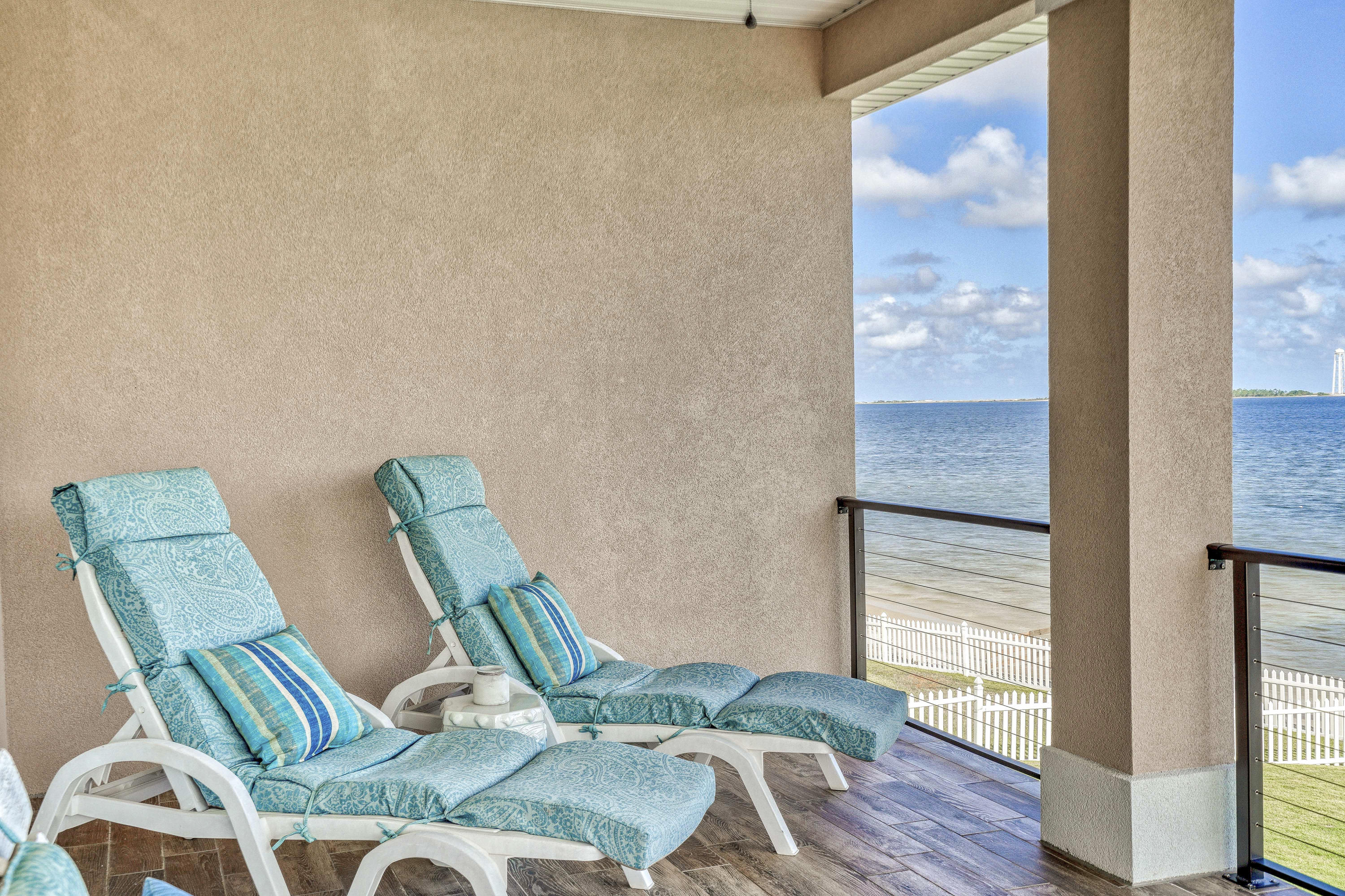 RIVIERA BEACH - Residential