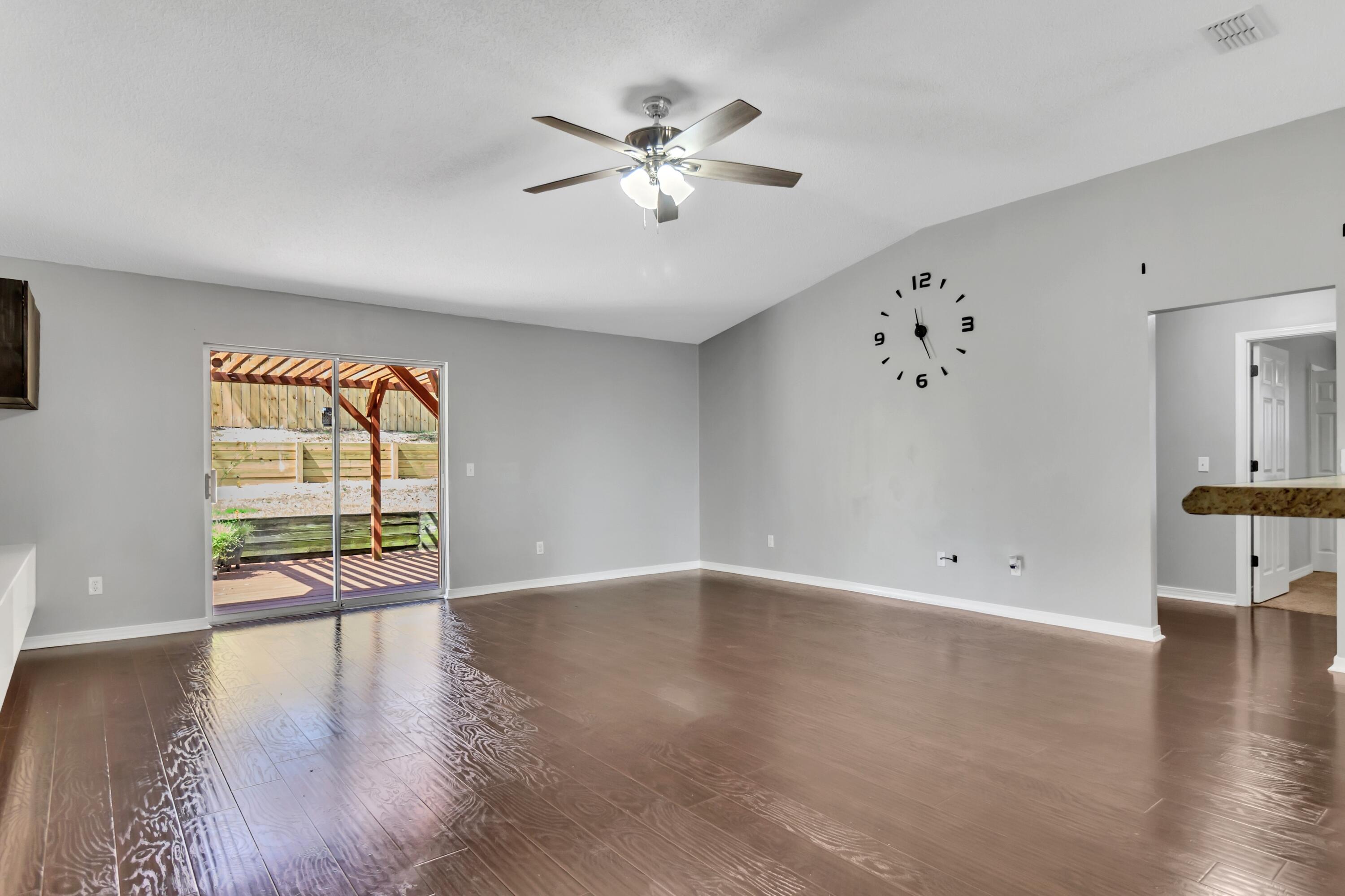 COUNTRYVIEW ESTATES 10TH ADDN - Residential