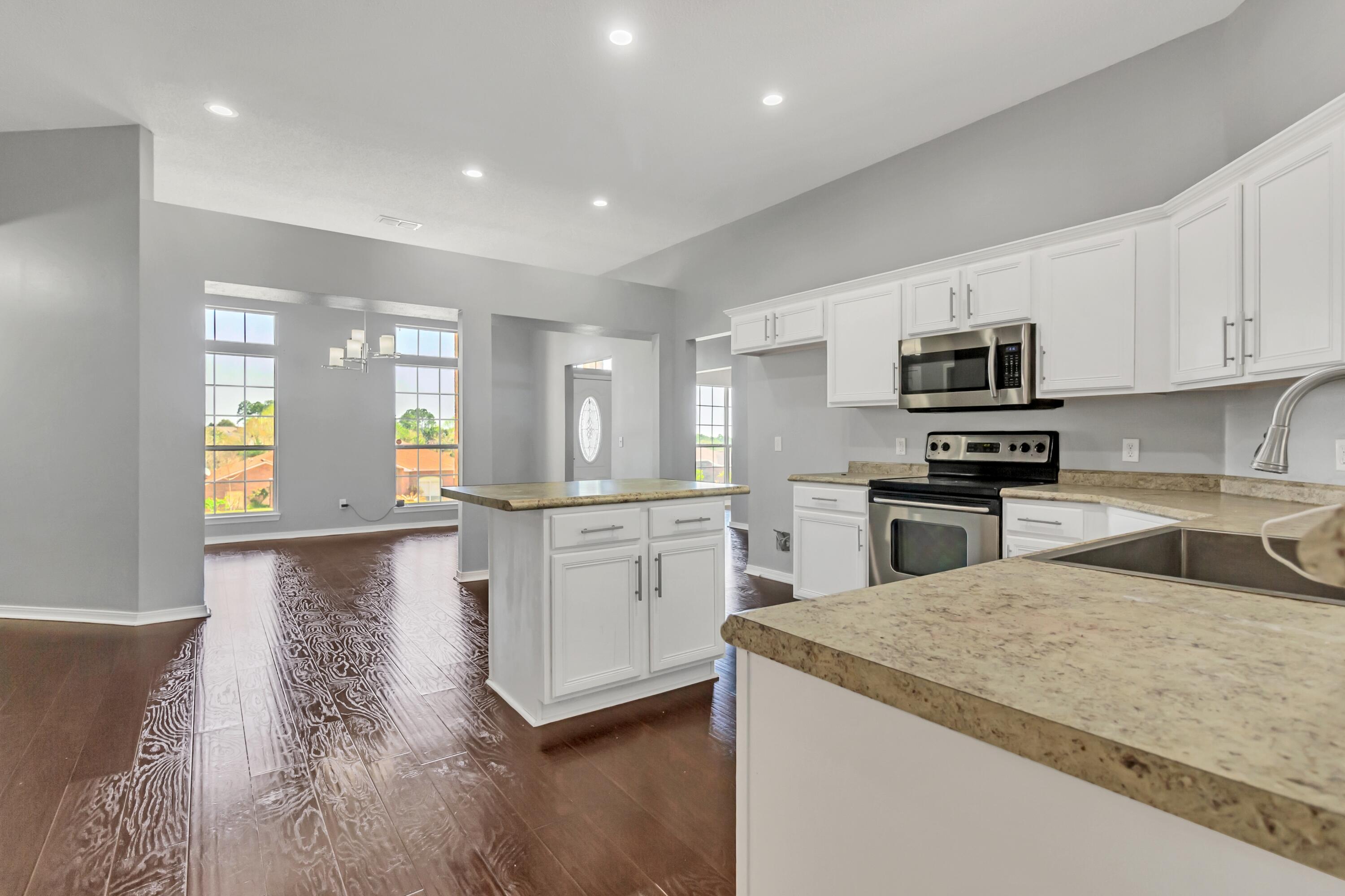 COUNTRYVIEW ESTATES 10TH ADDN - Residential