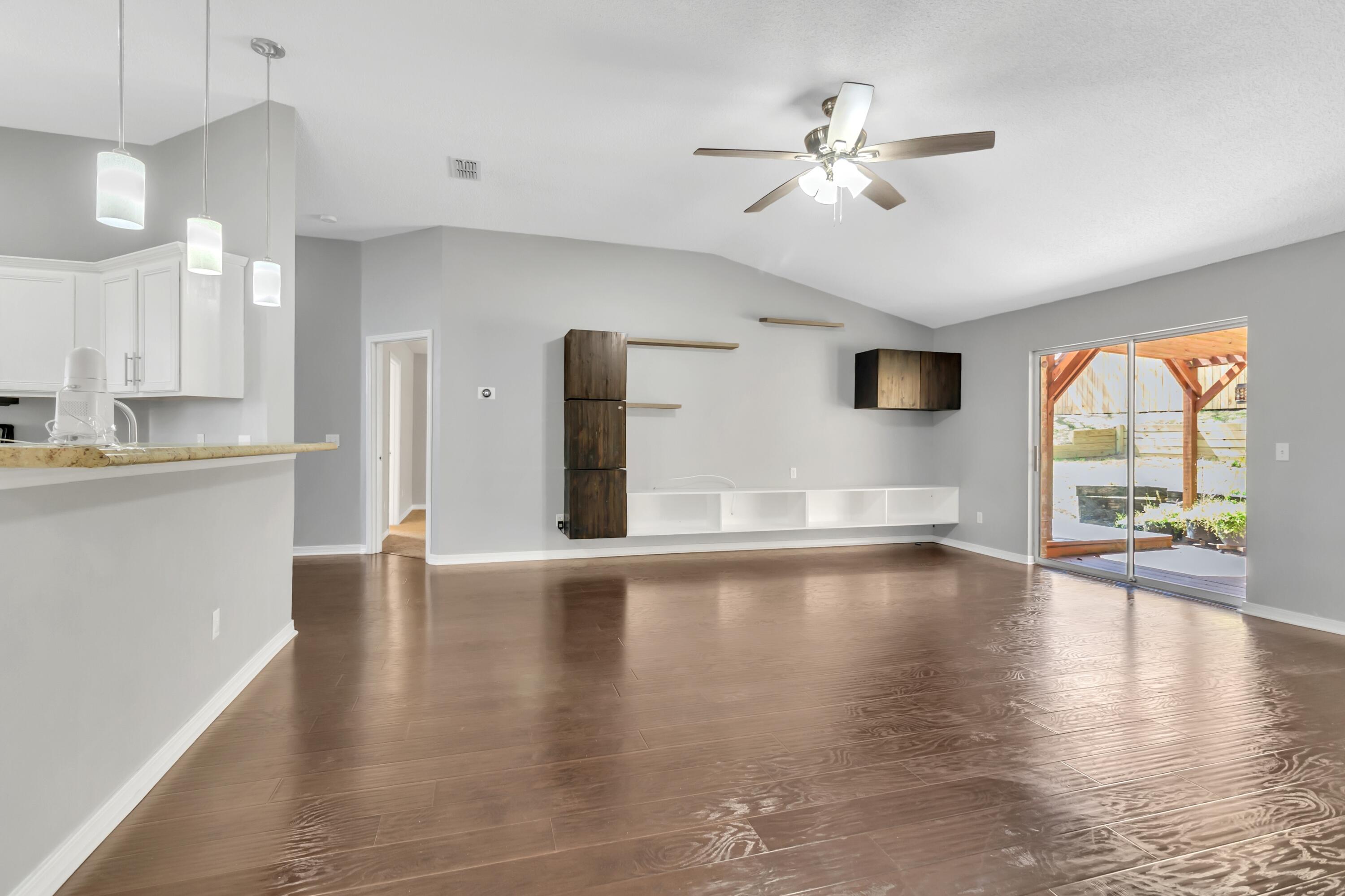 COUNTRYVIEW ESTATES 10TH ADDN - Residential