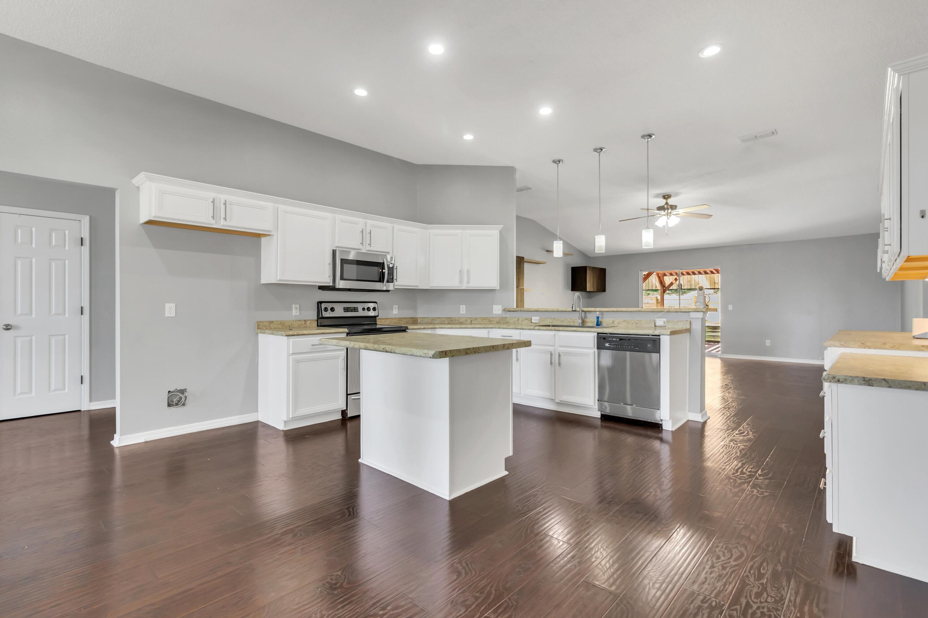 COUNTRYVIEW ESTATES 10TH ADDN - Residential