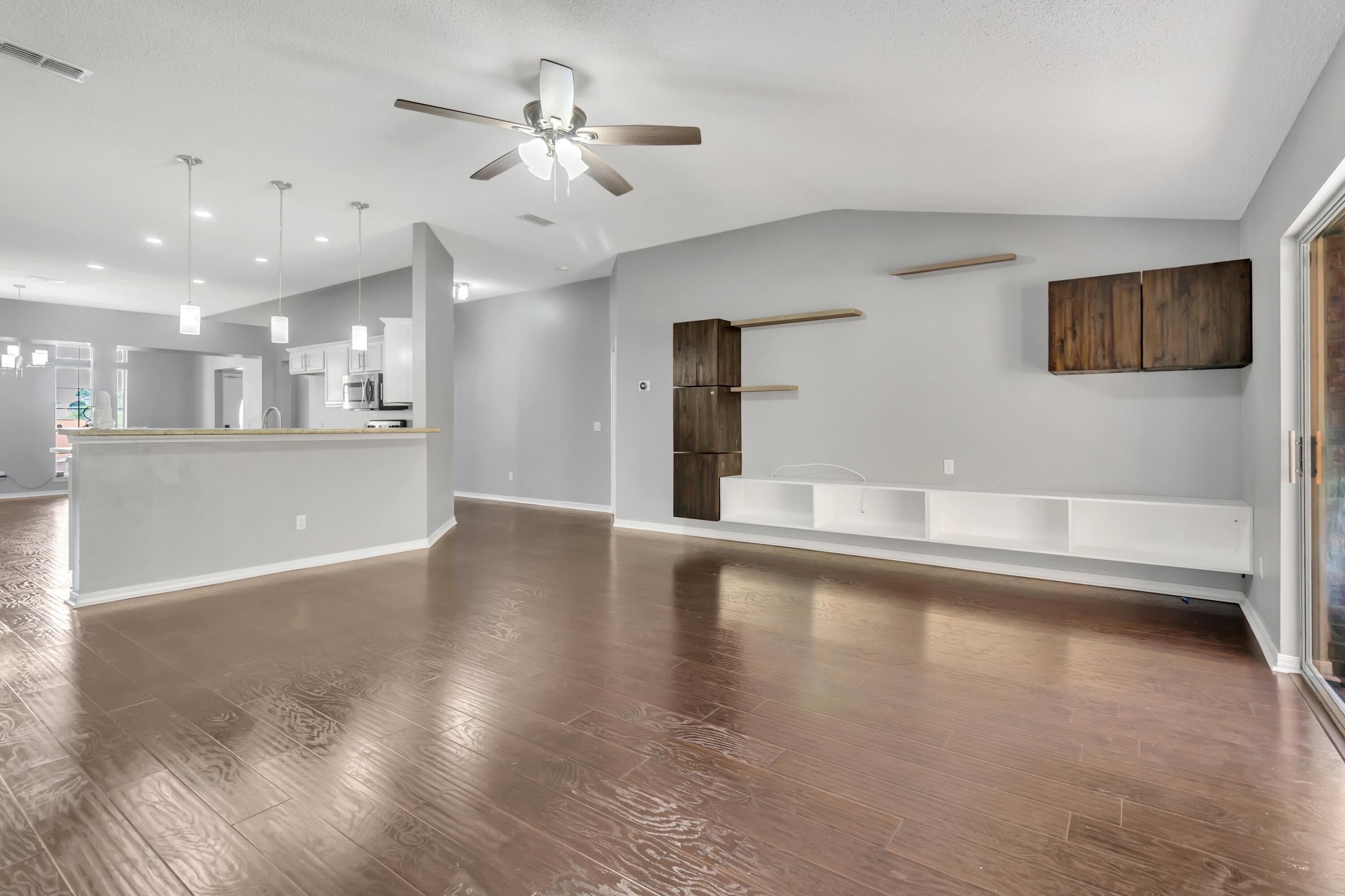 COUNTRYVIEW ESTATES 10TH ADDN - Residential