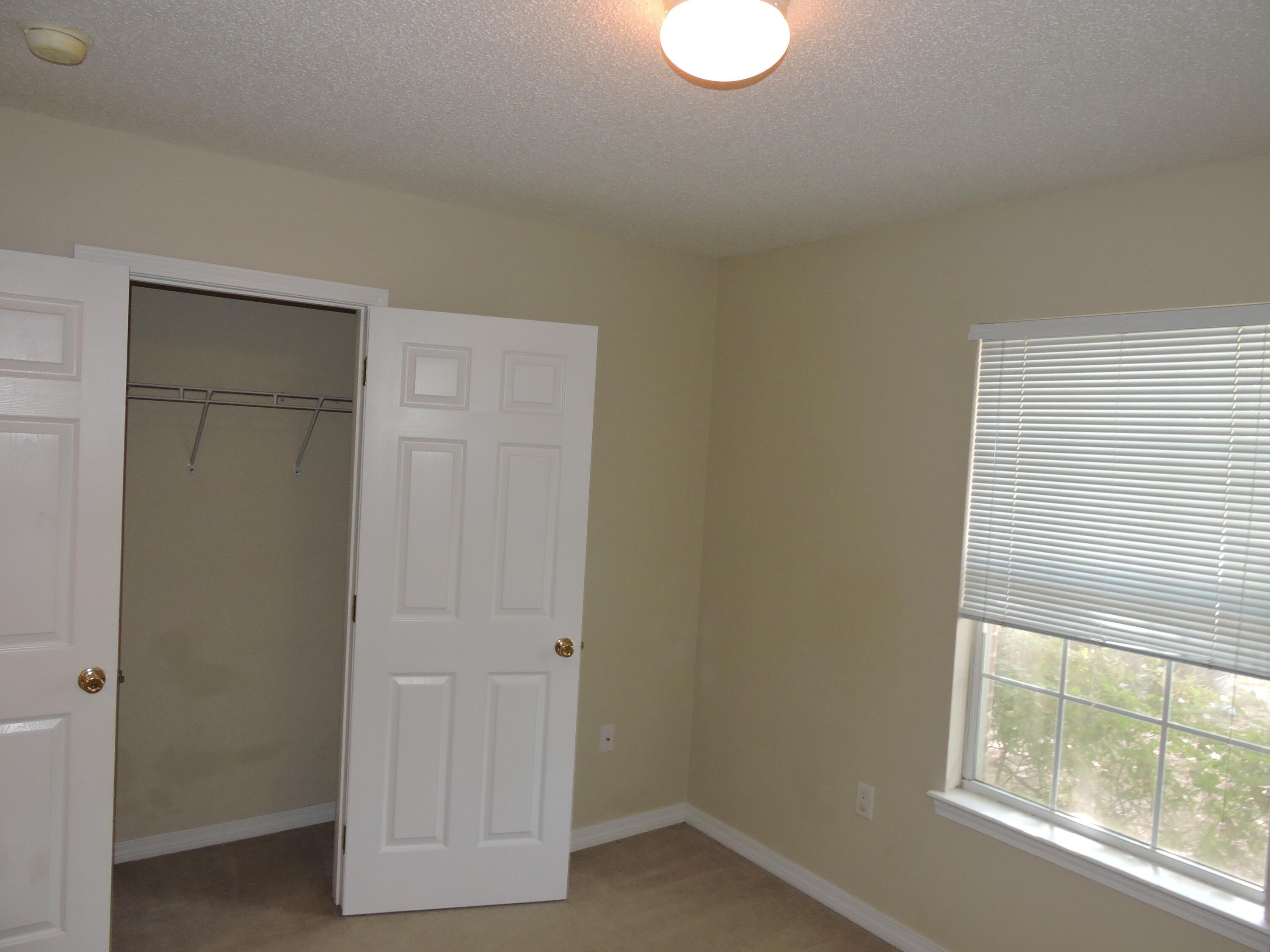 AUBURN ACRES - Residential Lease