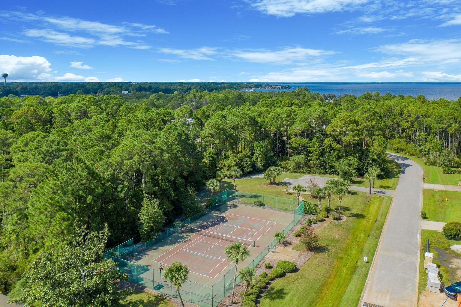 PELICAN BAY S/D - Residential