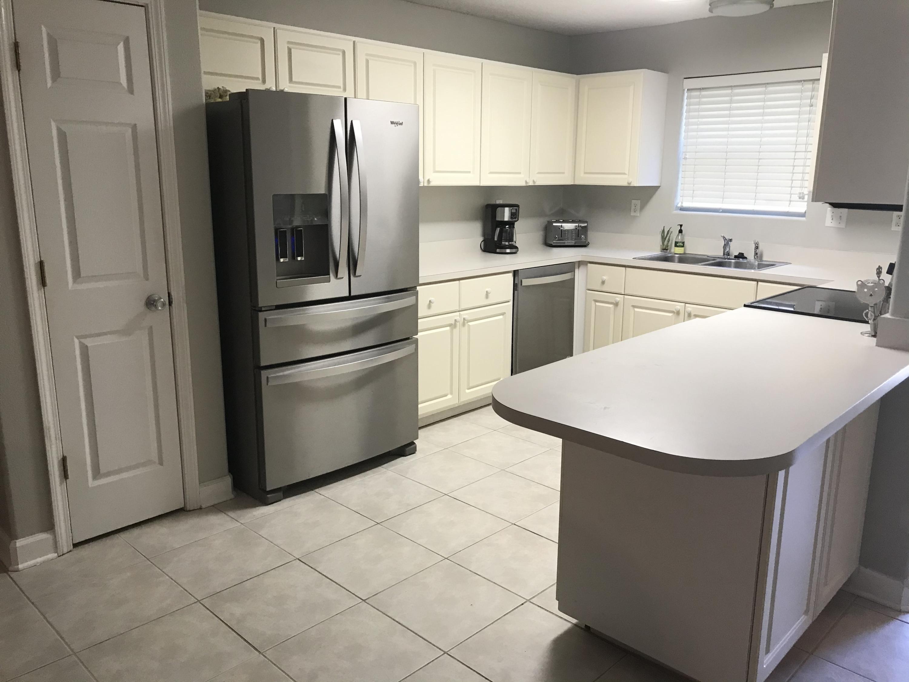 PELICAN PLACE T/H EAST - Residential