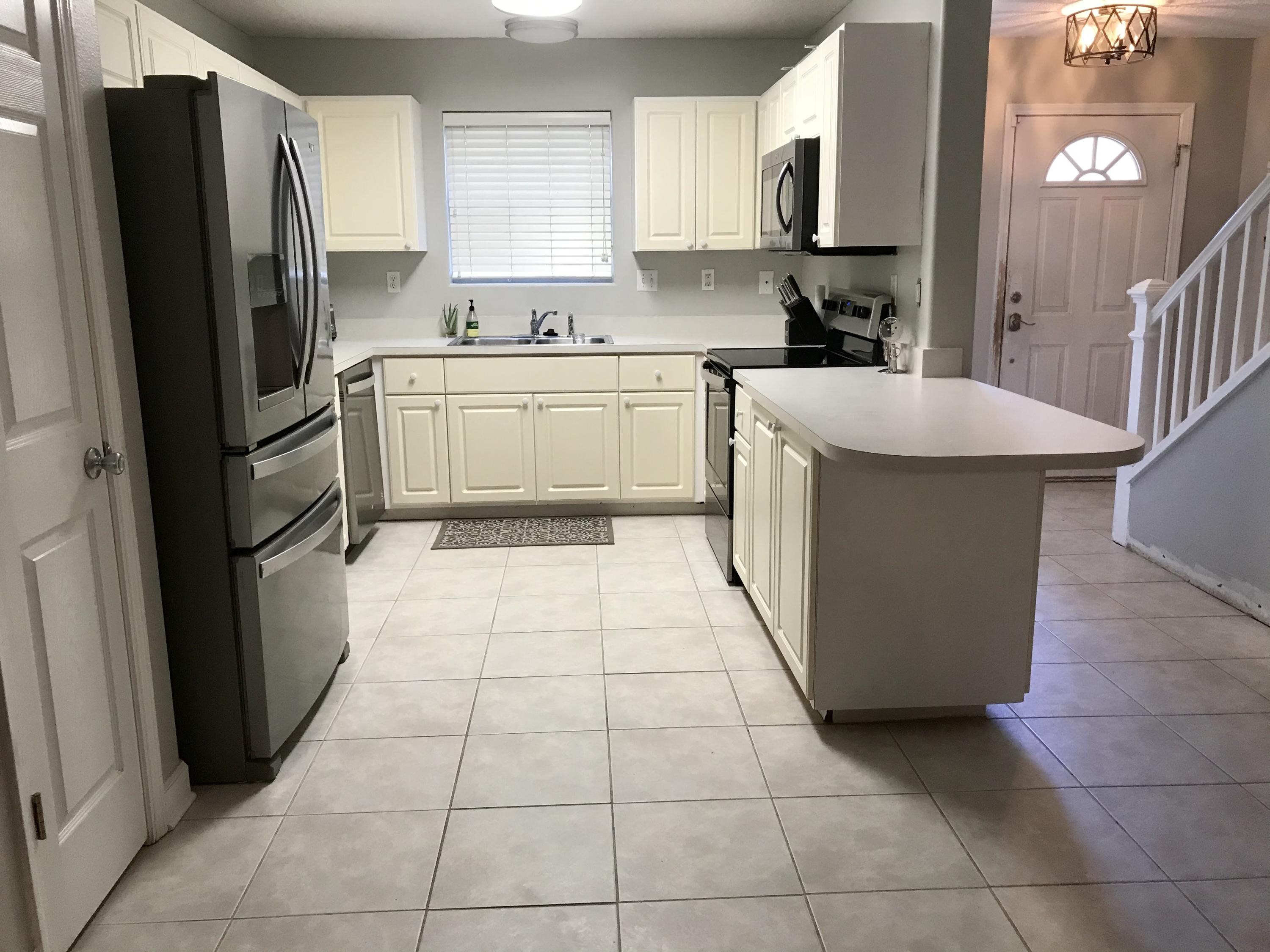 PELICAN PLACE T/H EAST - Residential