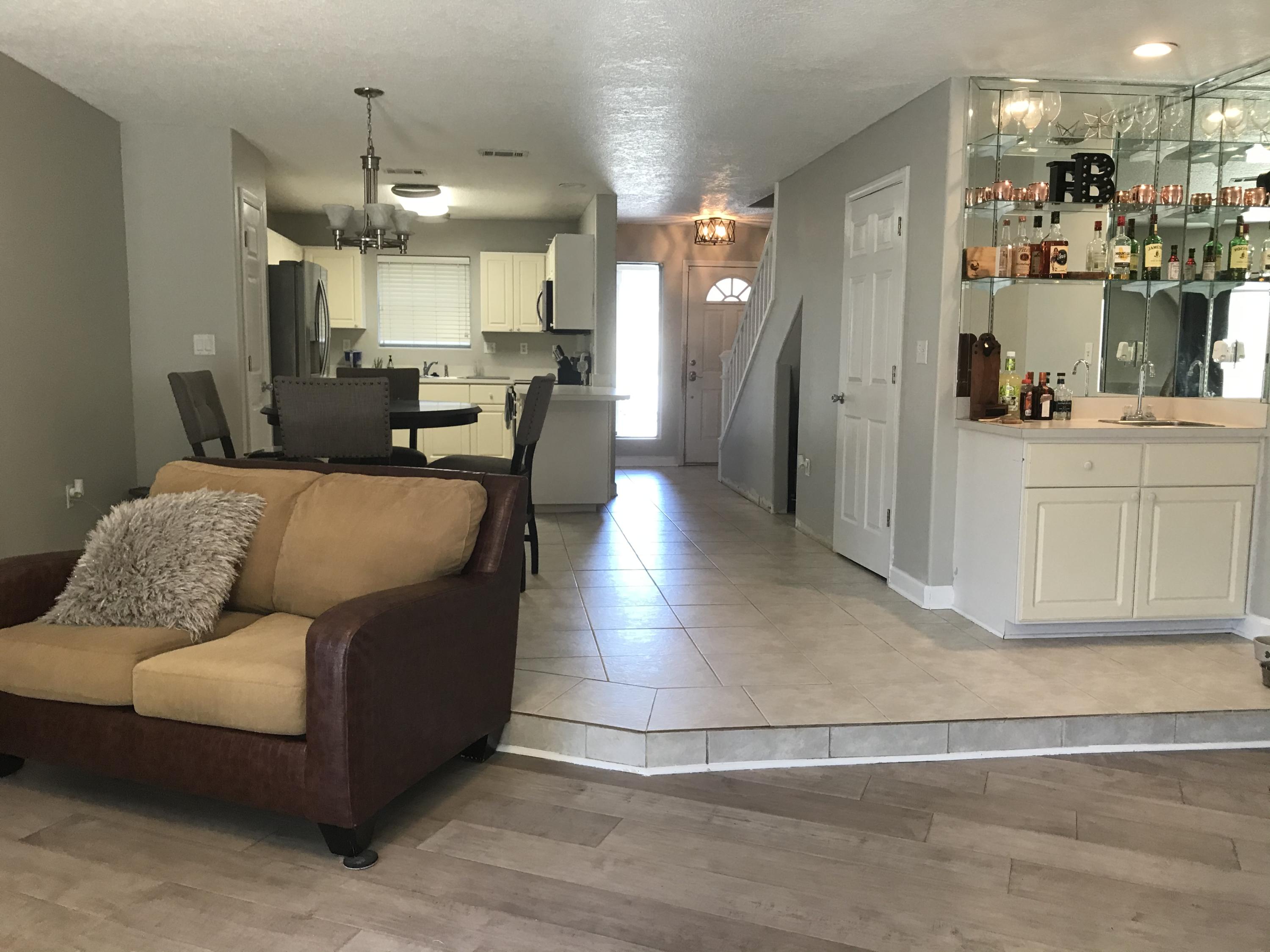 PELICAN PLACE T/H EAST - Residential