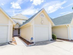 PELICAN PLACE T/H EAST - Residential