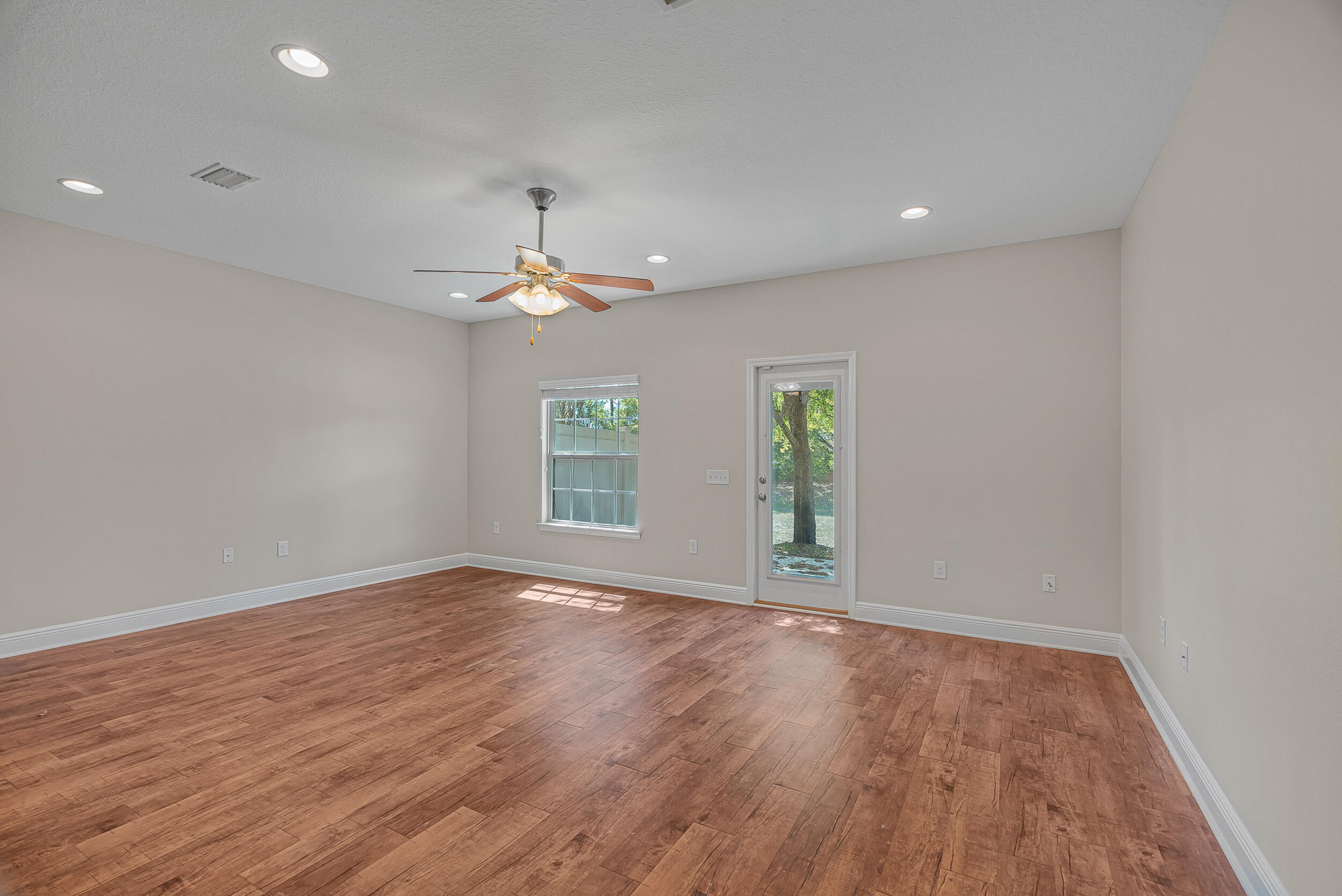 RESERVE POINTE - Residential