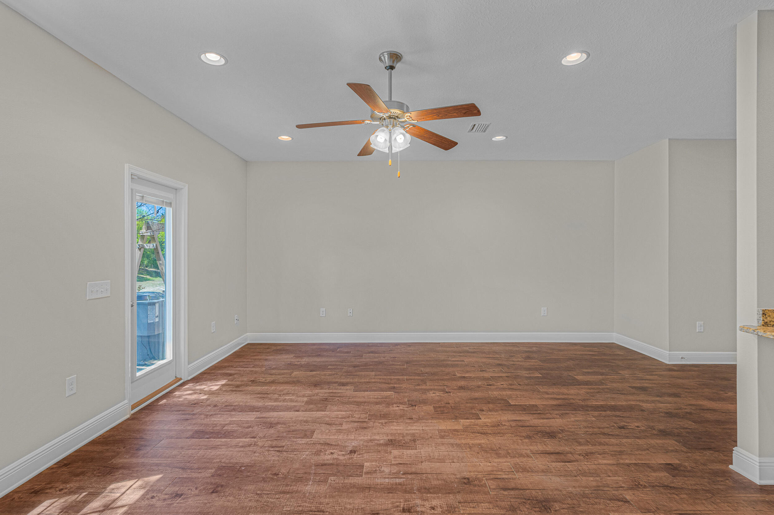 RESERVE POINTE - Residential