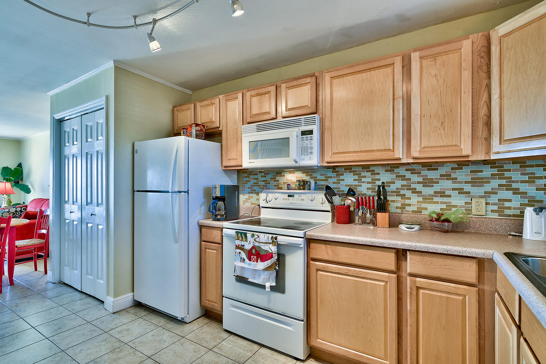 BEACHSIDE CONDO AT SEAGROVE - Residential