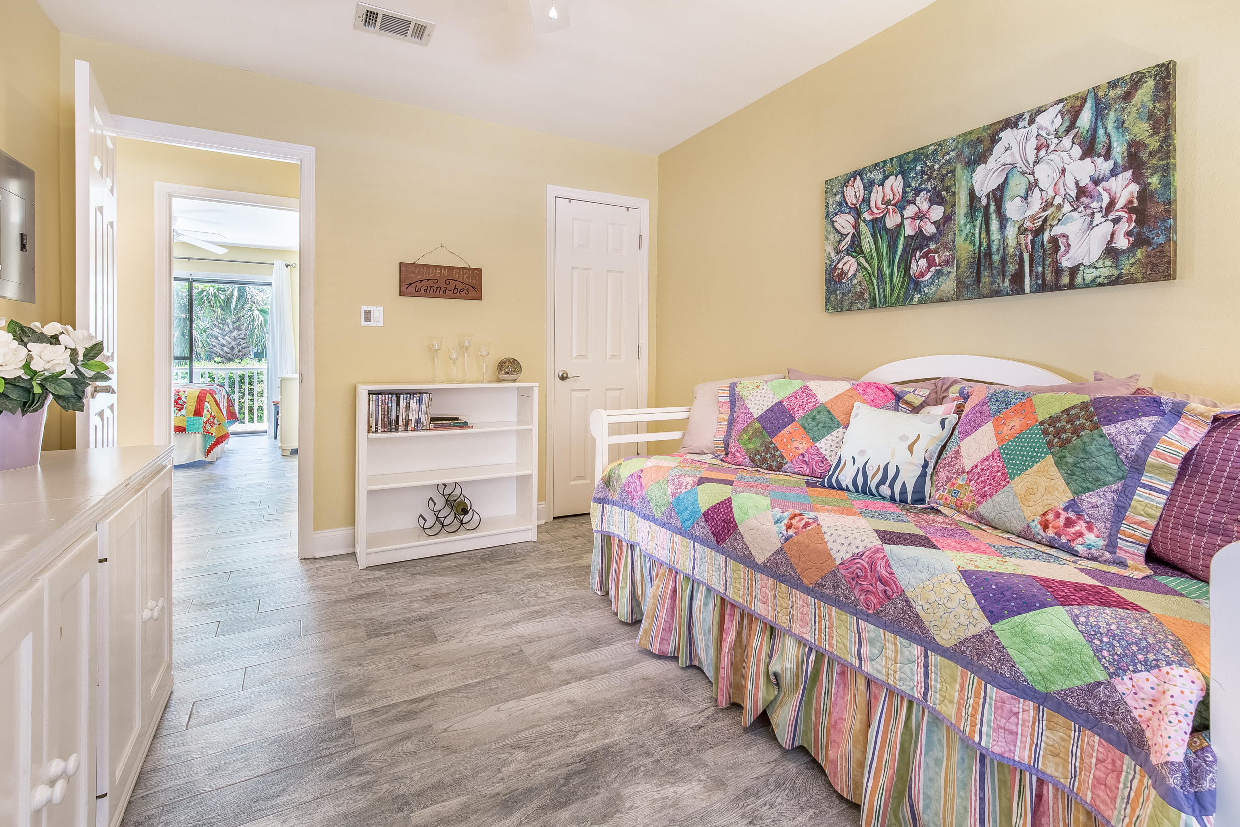 BEACHWOOD VILLAS CONDO PH 2 - Residential