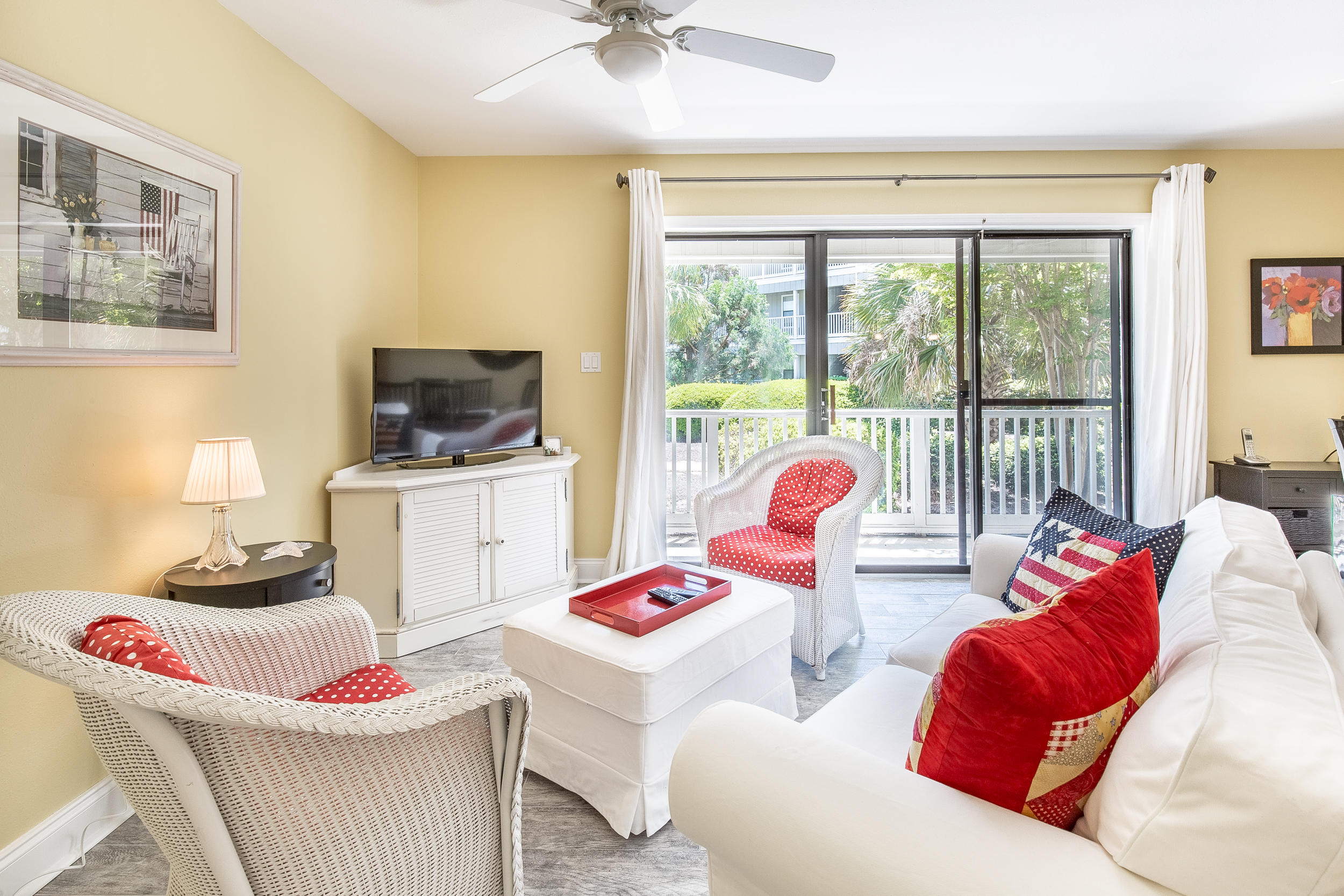 BEACHWOOD VILLAS CONDO PH 2 - Residential