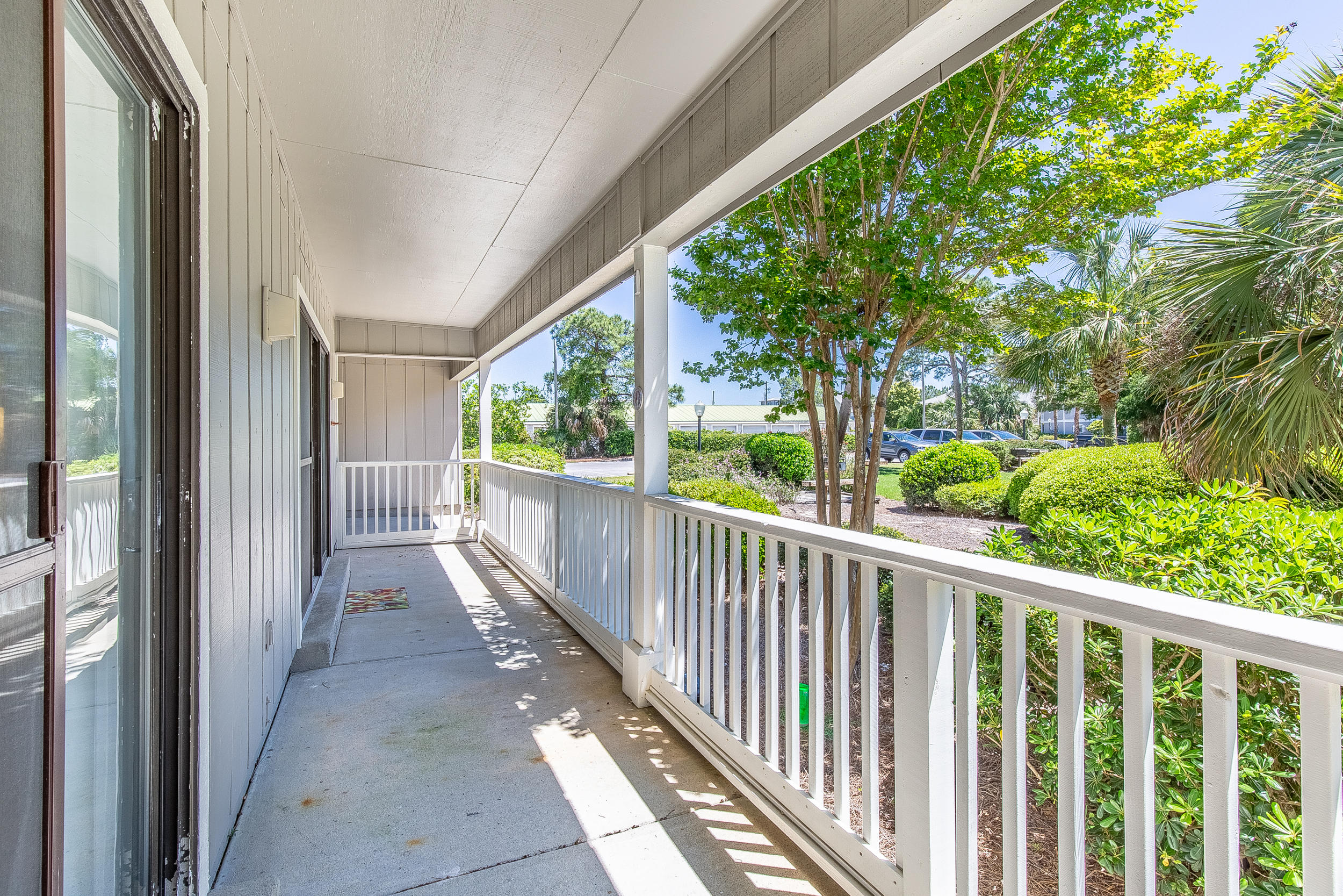 BEACHWOOD VILLAS CONDO PH 2 - Residential