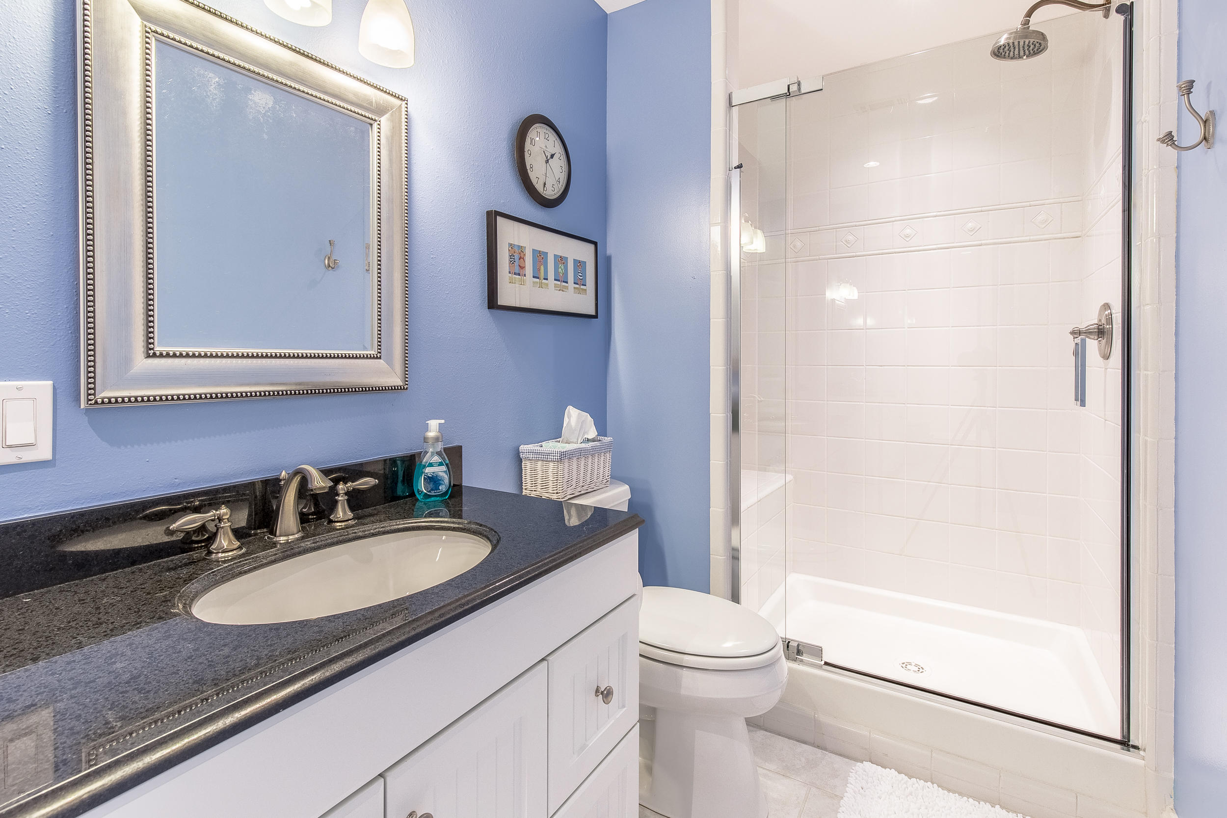 BEACHWOOD VILLAS CONDO PH 2 - Residential