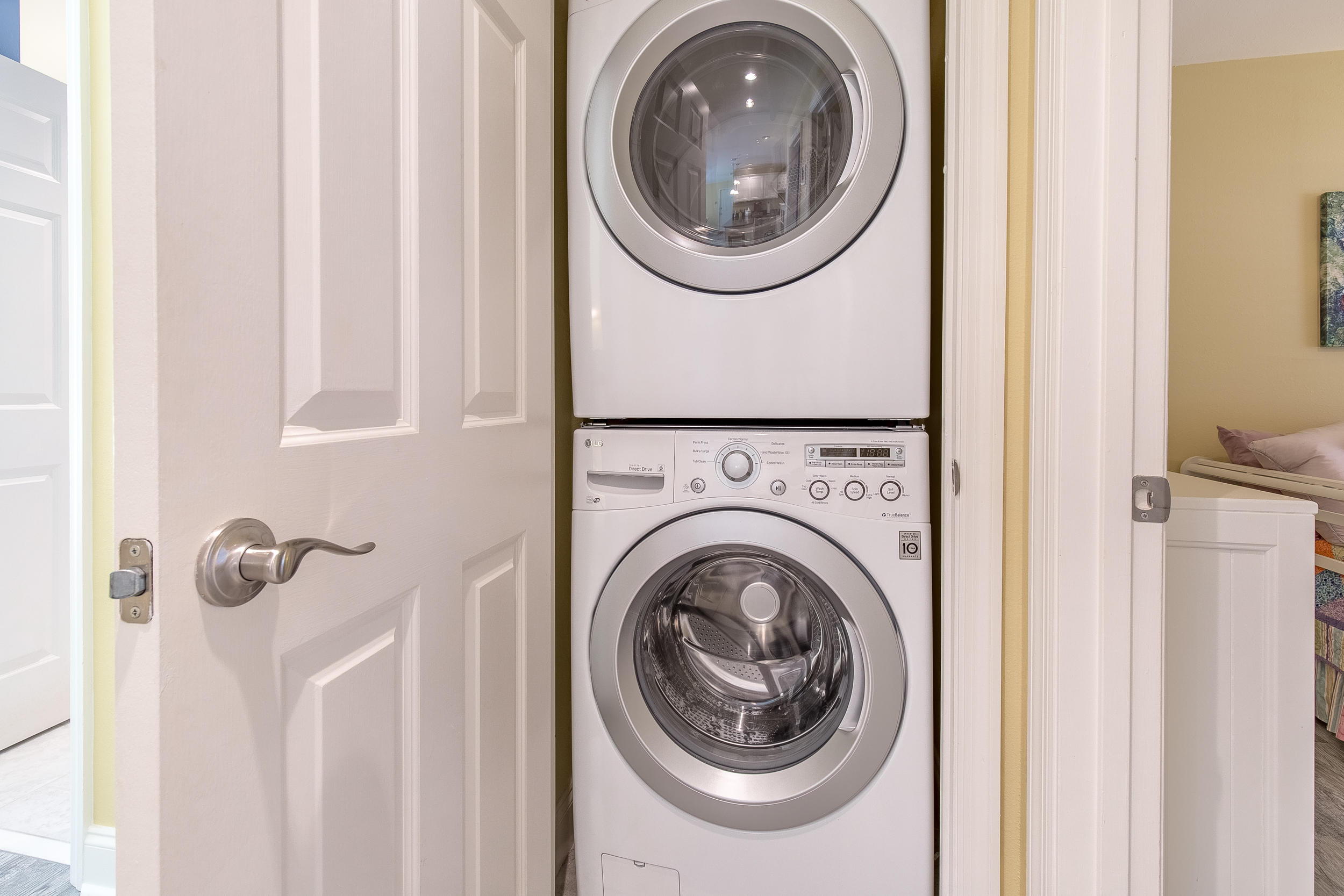 BEACHWOOD VILLAS CONDO PH 2 - Residential