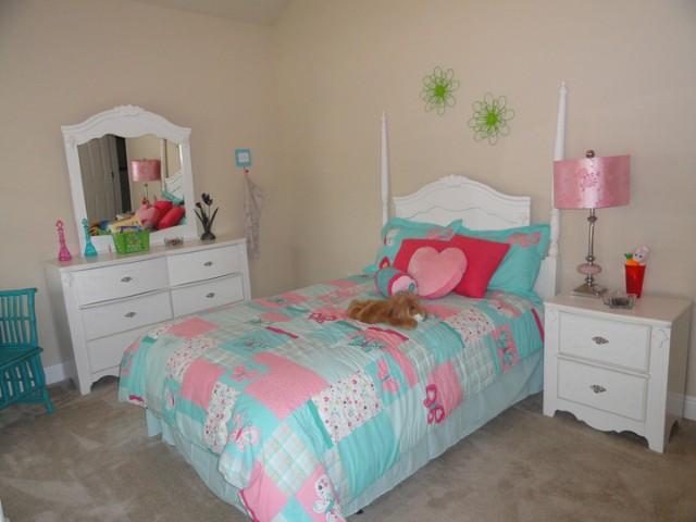 AUTUMN WOODS - Residential