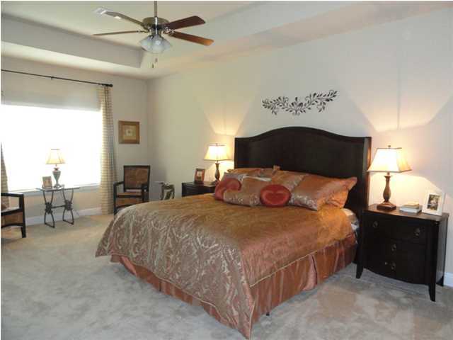 AUTUMN WOODS - Residential