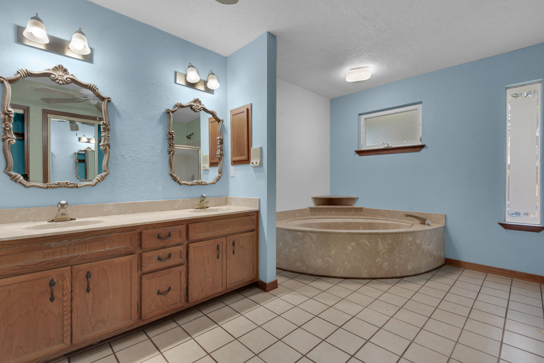 RAINTREE ESTATES - Residential