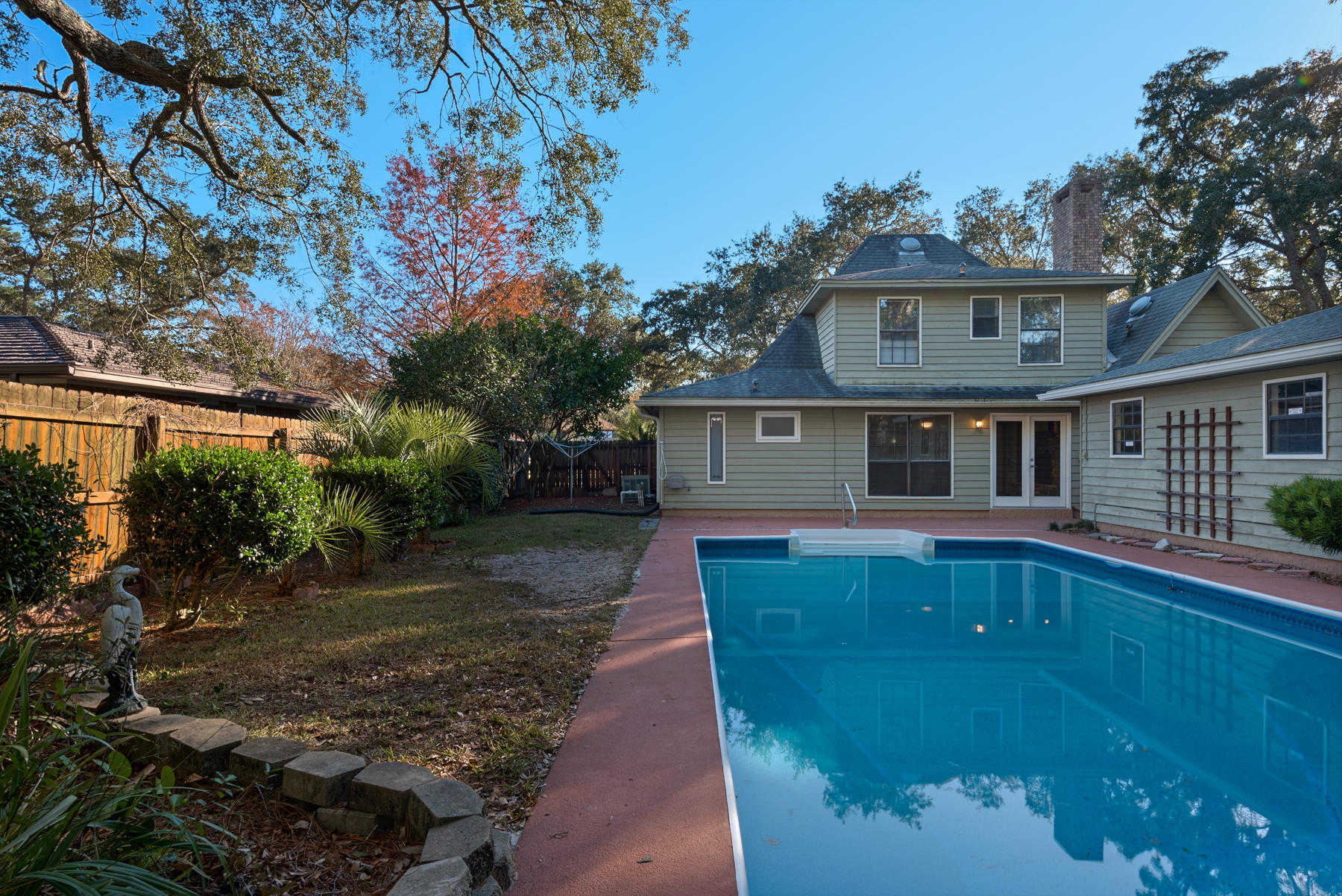 RAINTREE ESTATES - Residential