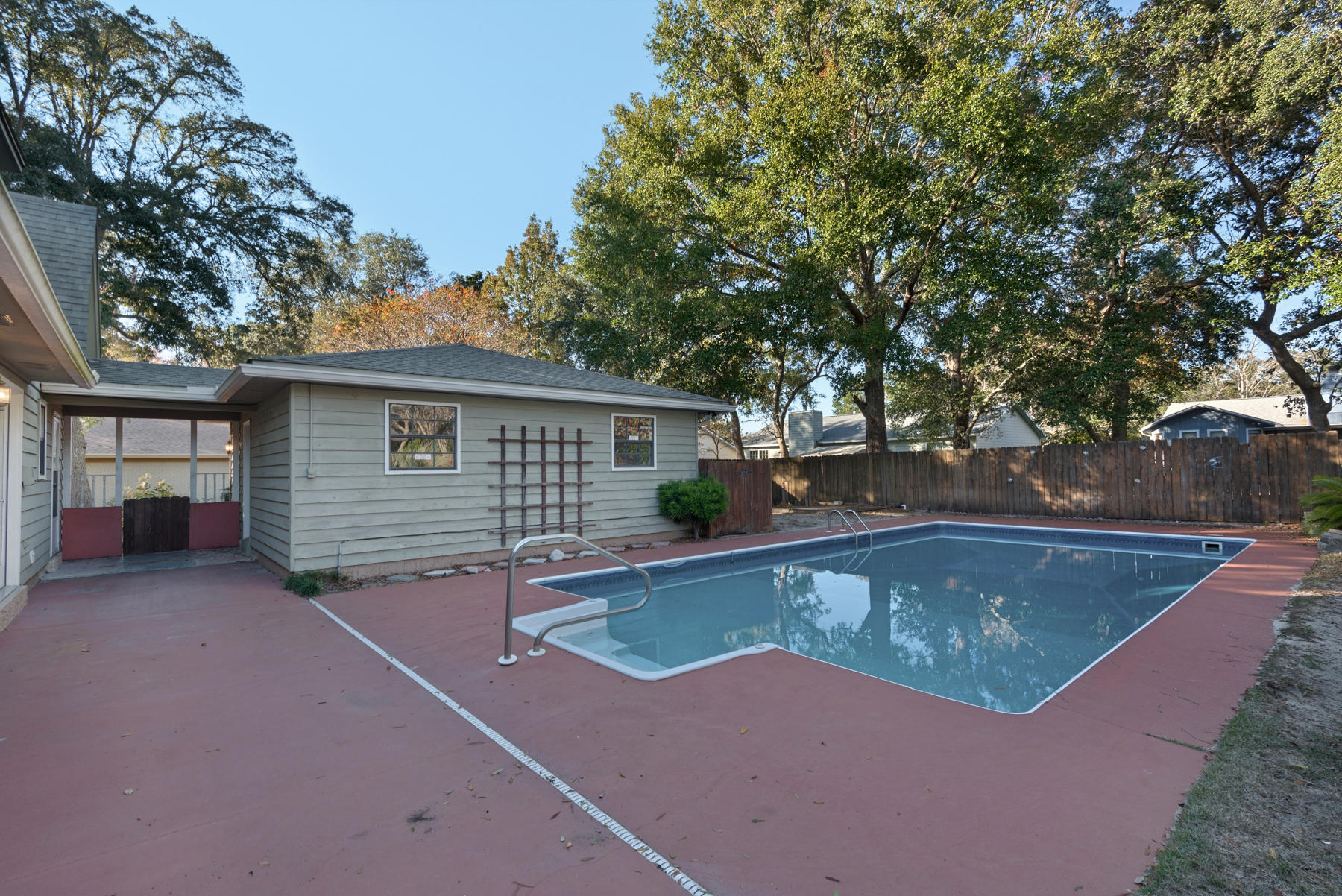 RAINTREE ESTATES - Residential