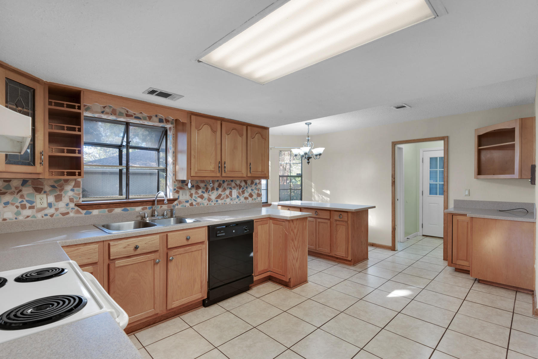 RAINTREE ESTATES - Residential