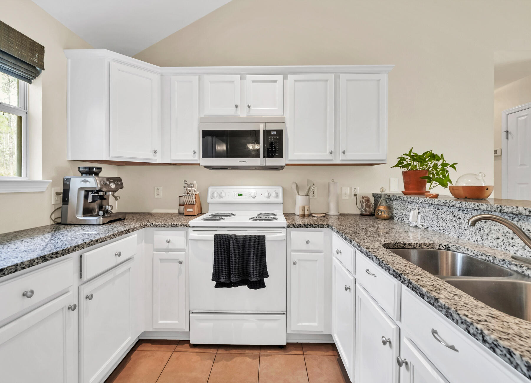 HOLLEY BY THE SEA - Residential