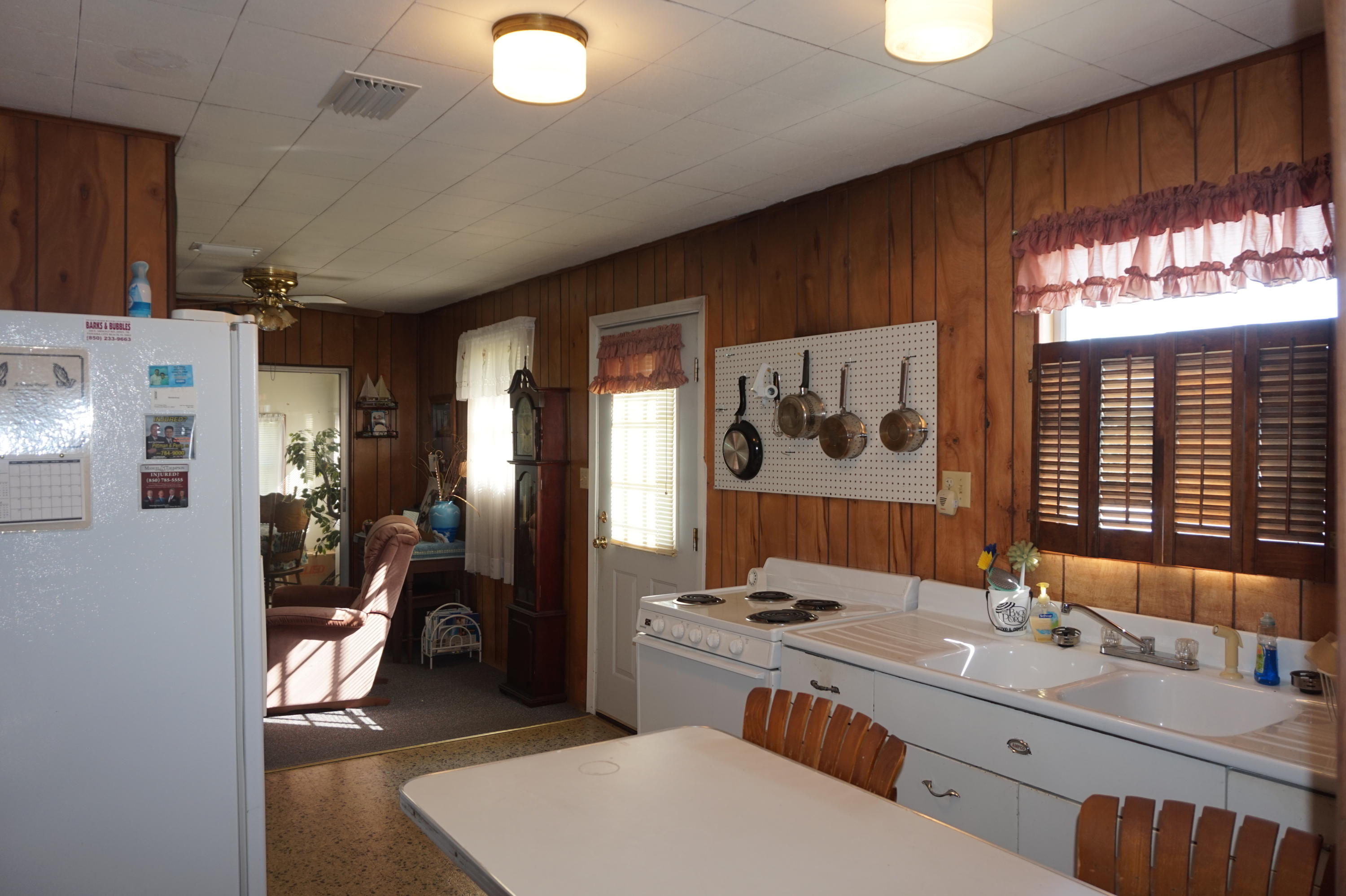 LAGUNA BEACH ESTATES - Residential